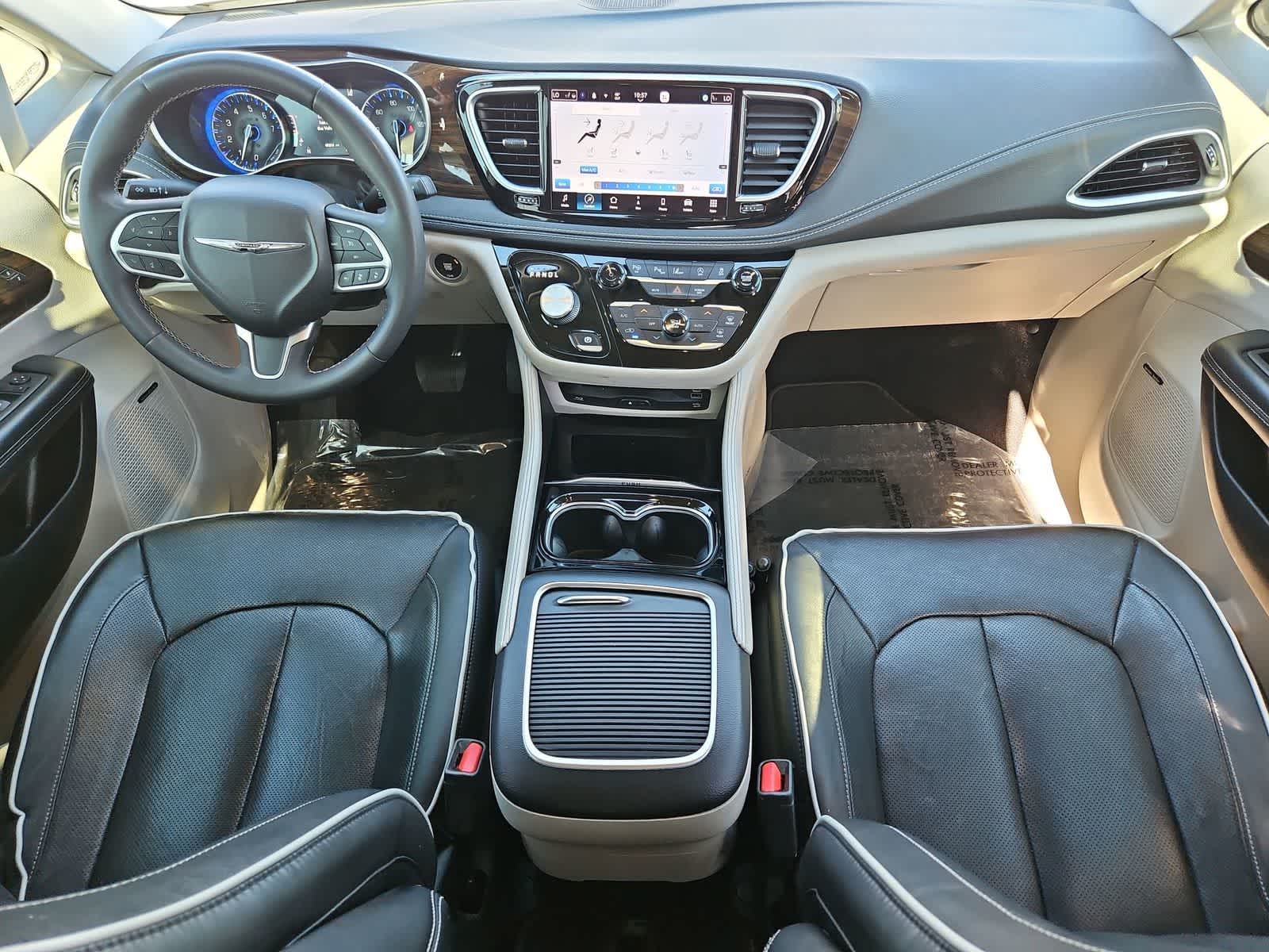 Thumbnail: 2022 Chrysler Pacifica - 16