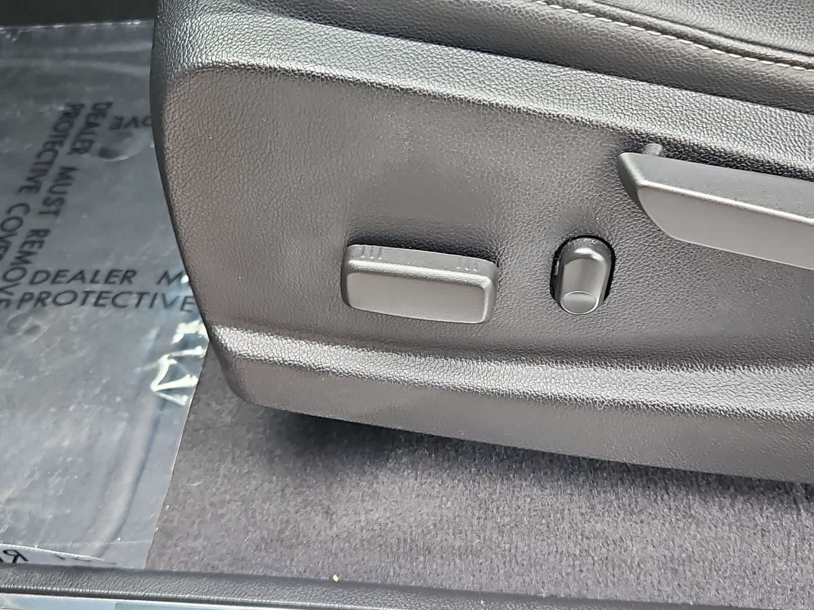 Thumbnail: 2021 Chevrolet Colorado - 17