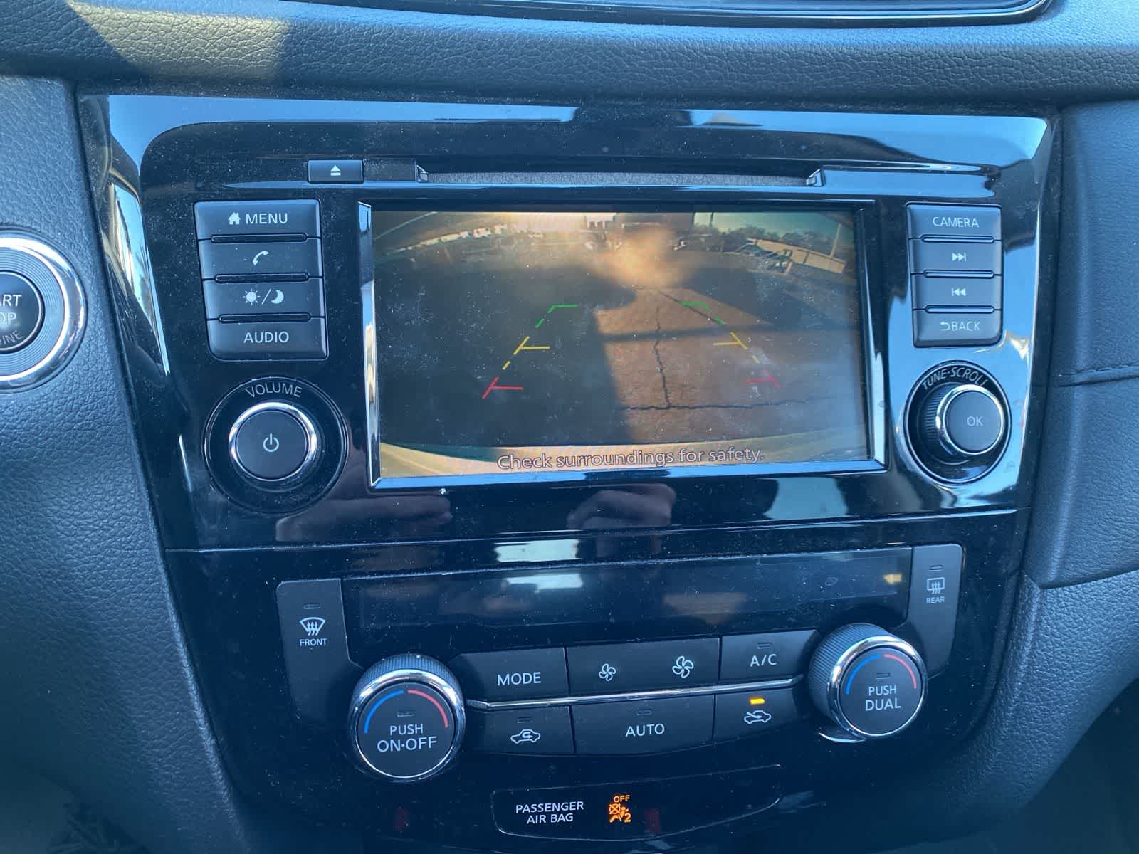 Thumbnail: 2019 Nissan Rogue - 15