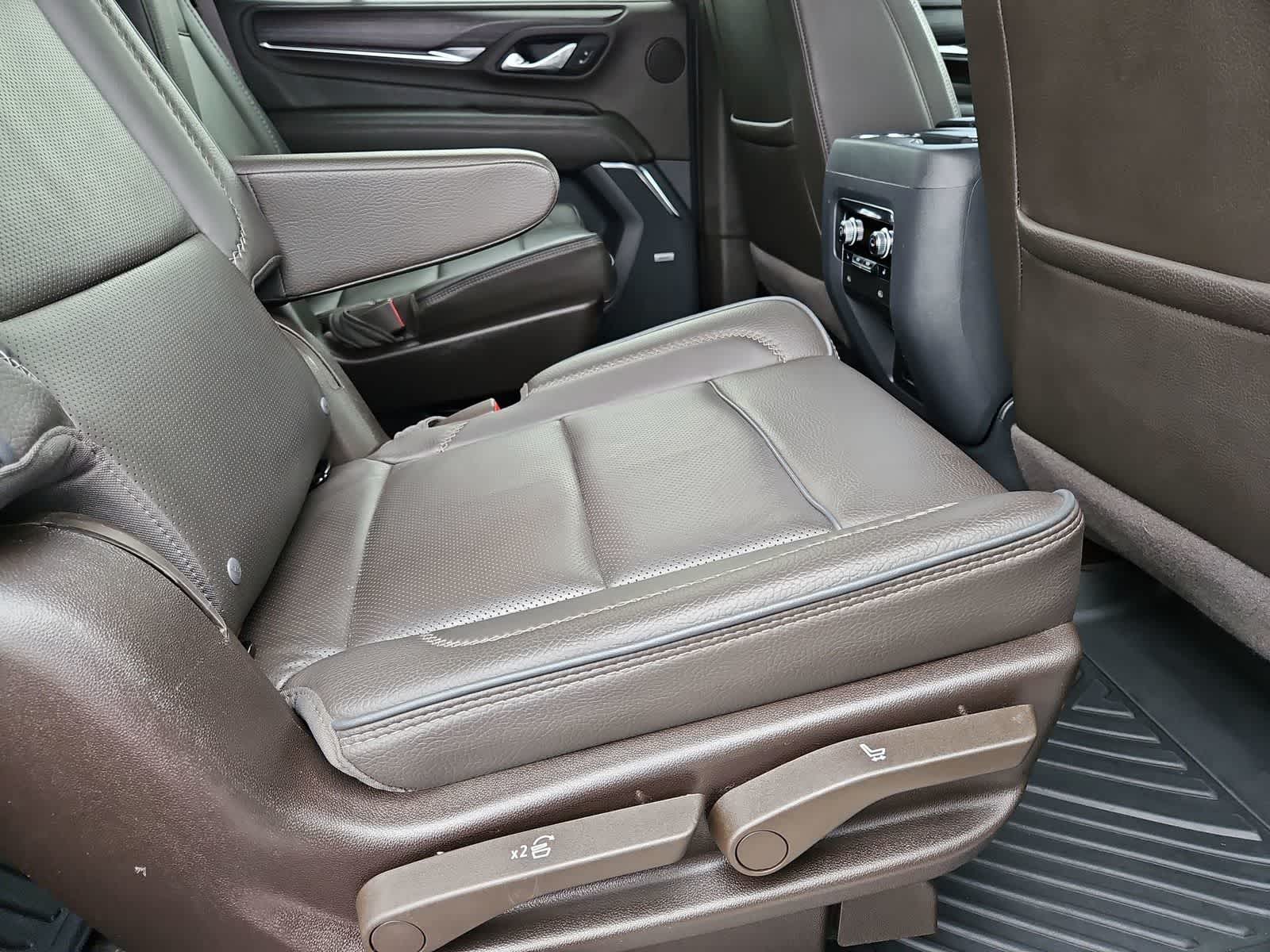 Thumbnail: 2023 GMC Yukon - 21