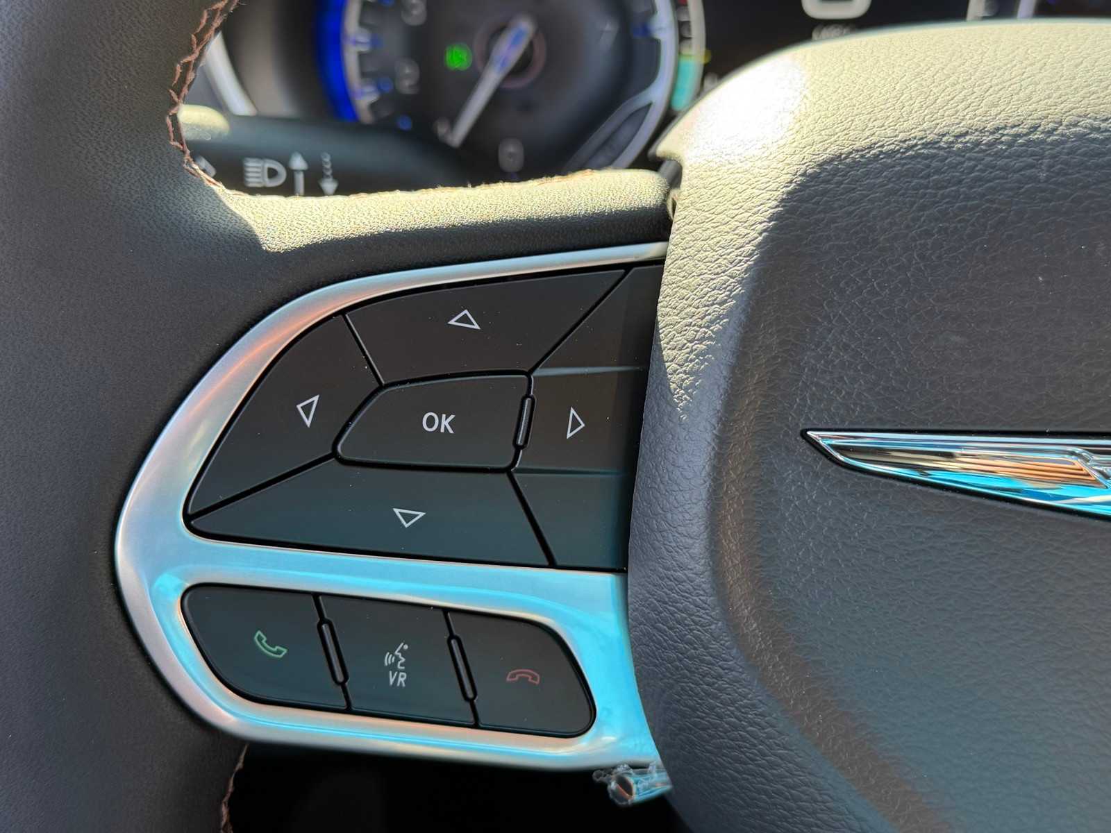 Thumbnail: 2026 Chrysler Pacifica - 16