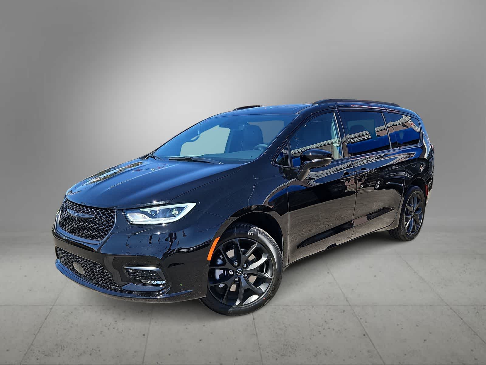 2026 Chrysler Pacifica Limited AWD's photo
