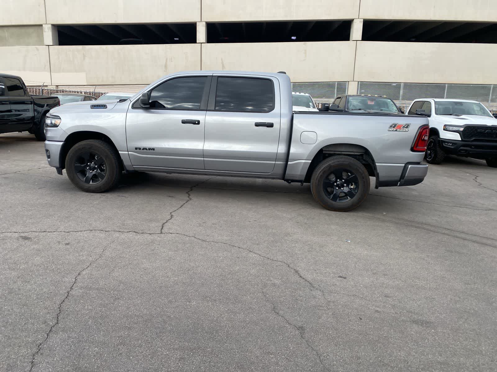 Thumbnail: 2025 RAM 1500 - 9