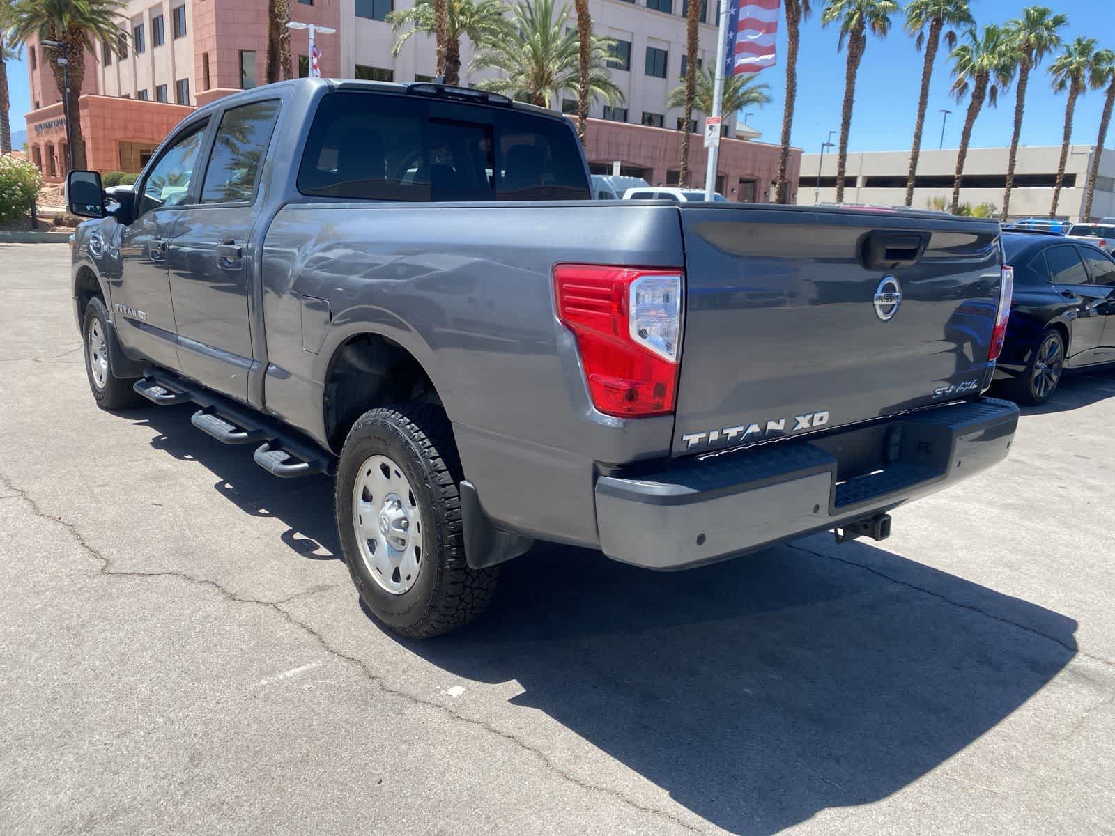 2022 Nissan Titan SV 8