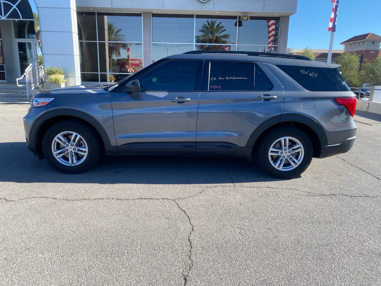 Thumbnail: 2022 Ford Explorer - 9