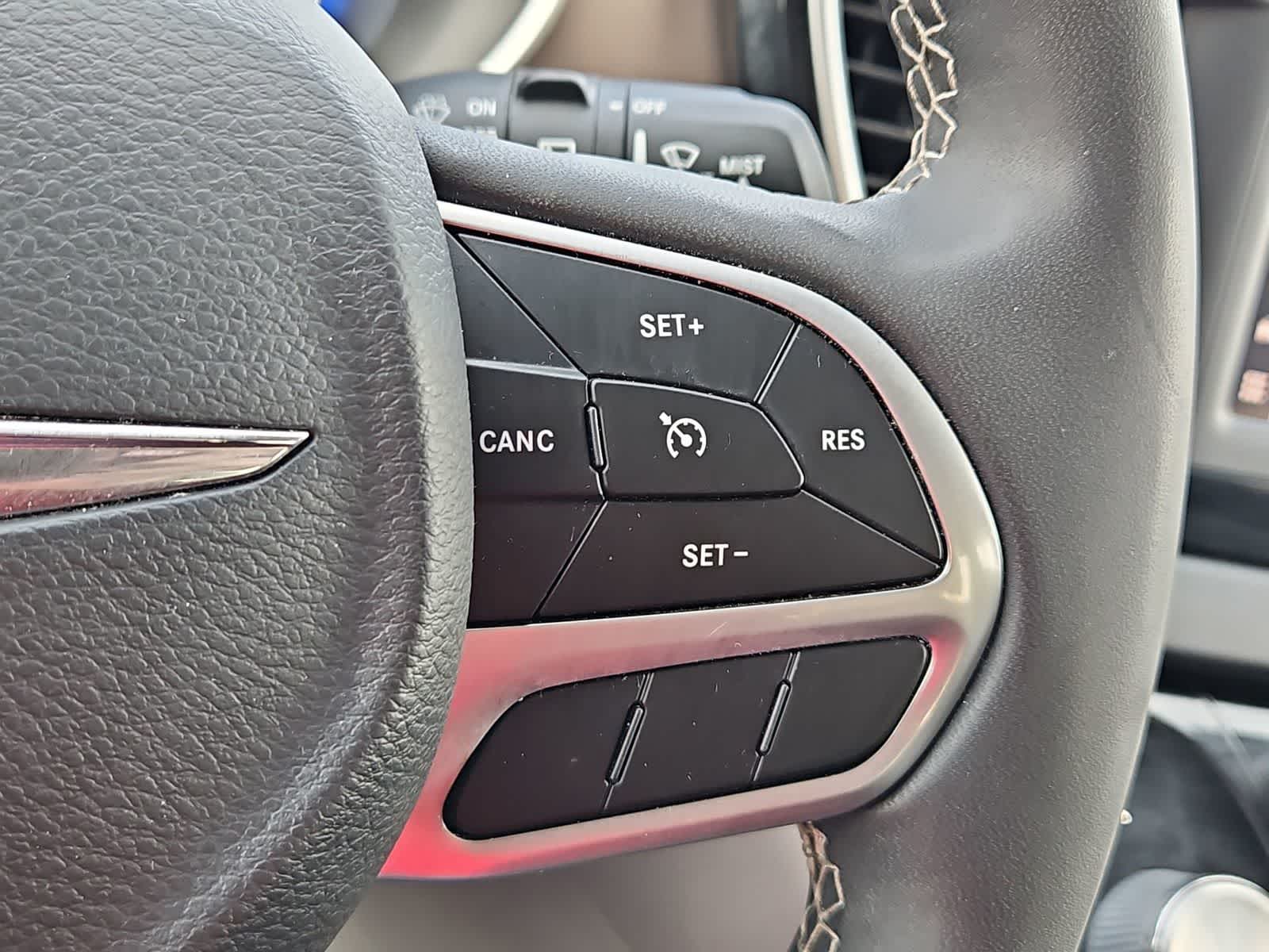 Thumbnail: 2023 Chrysler Voyager - 25