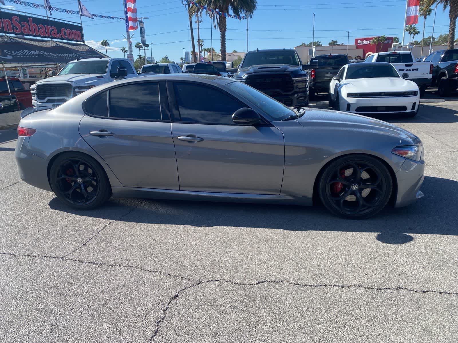 Thumbnail: 2020 Alfa Romeo Giulia - 4