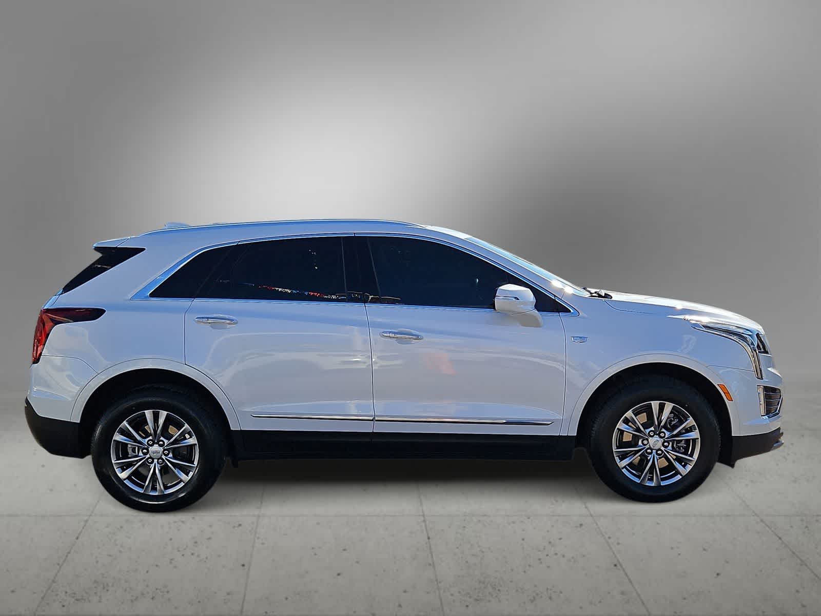 Thumbnail: 2023 Cadillac XT5 - 10