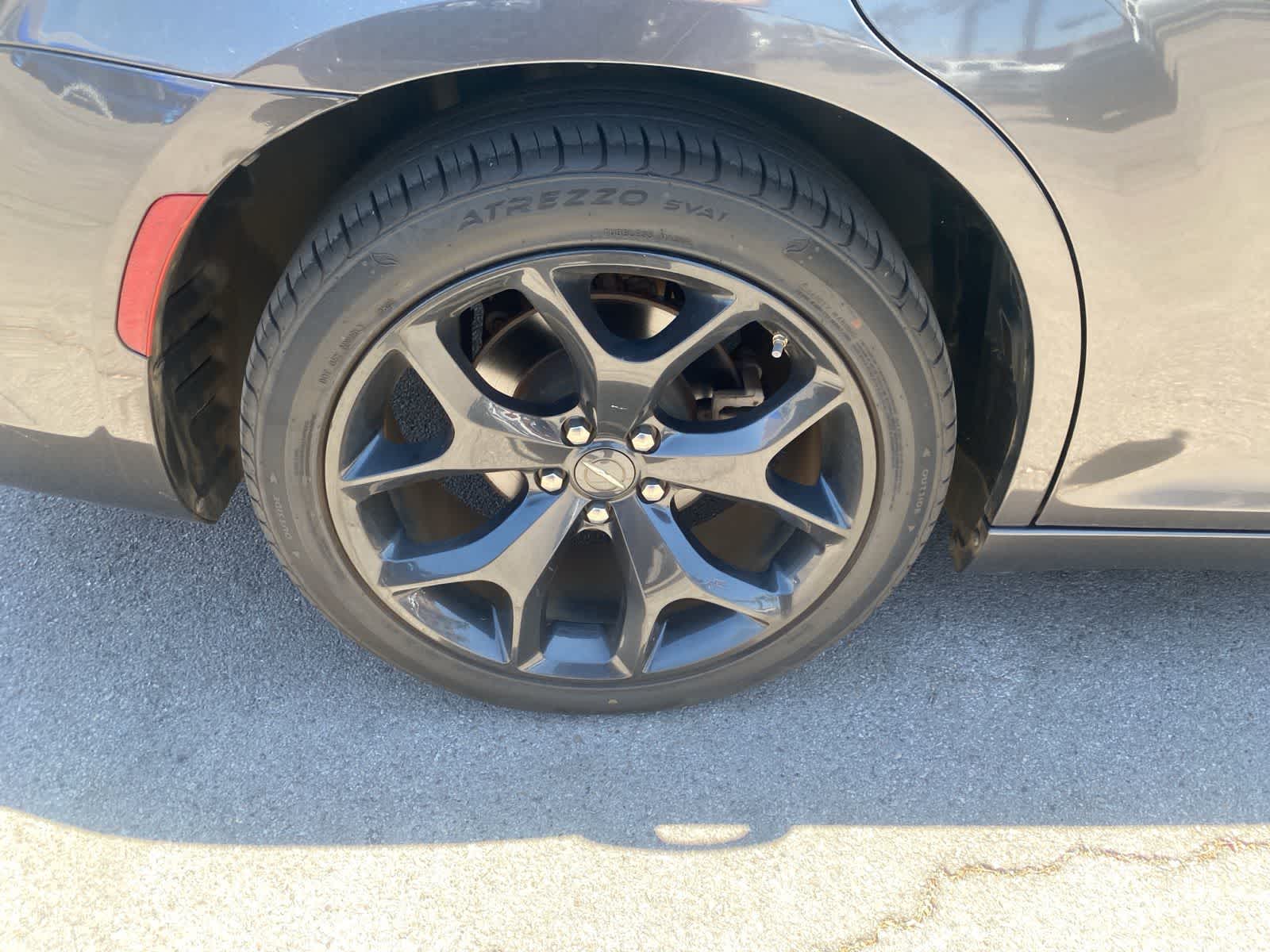 2022 Chrysler 300 S 6