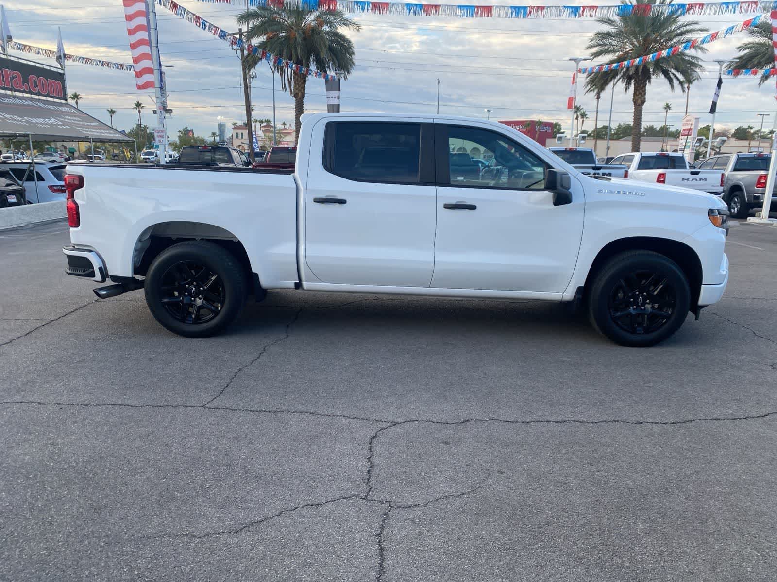 Thumbnail: 2022 Chevrolet Silverado 1500 - 4