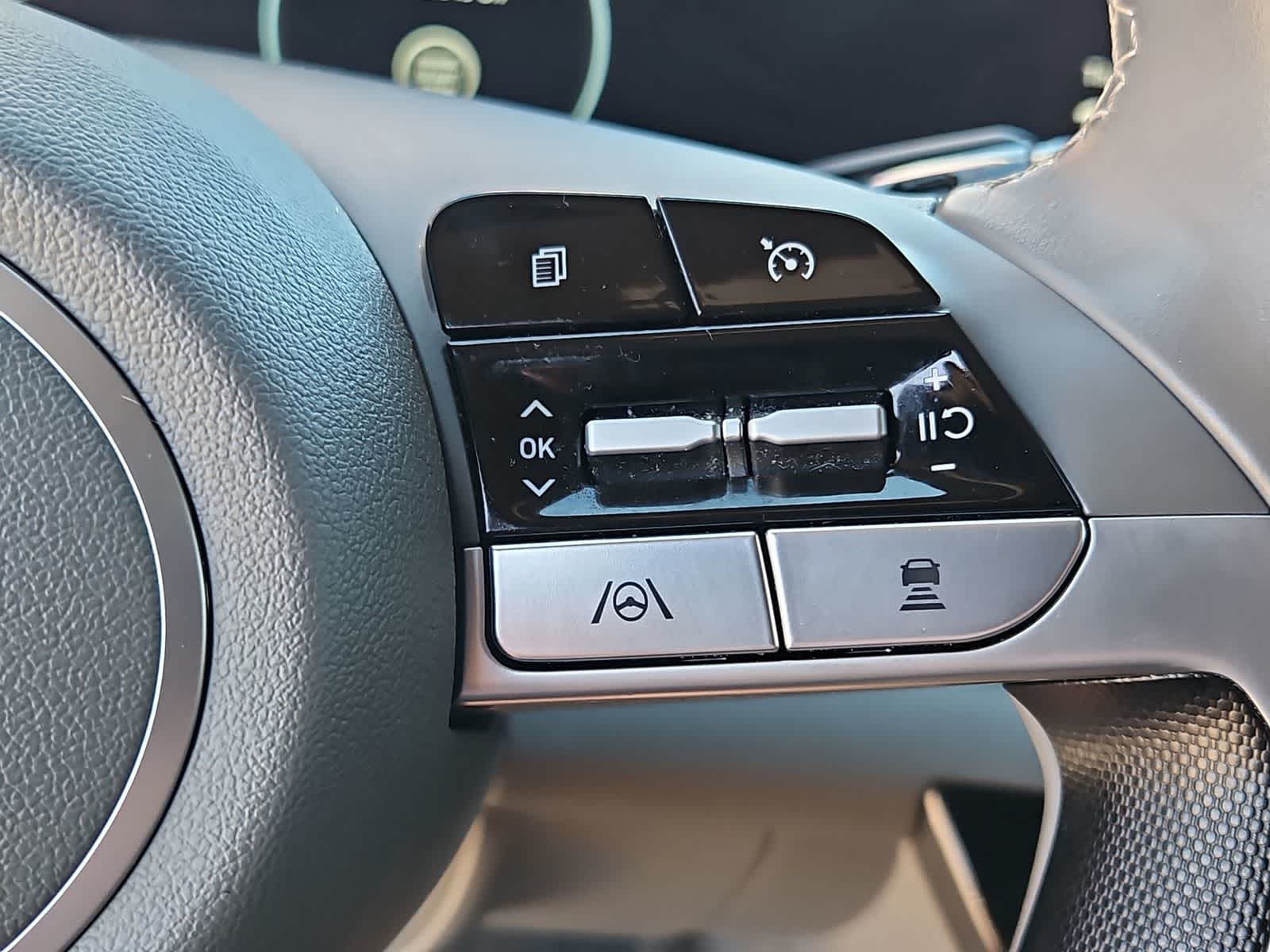 Thumbnail: 2023 Hyundai Elantra - 24