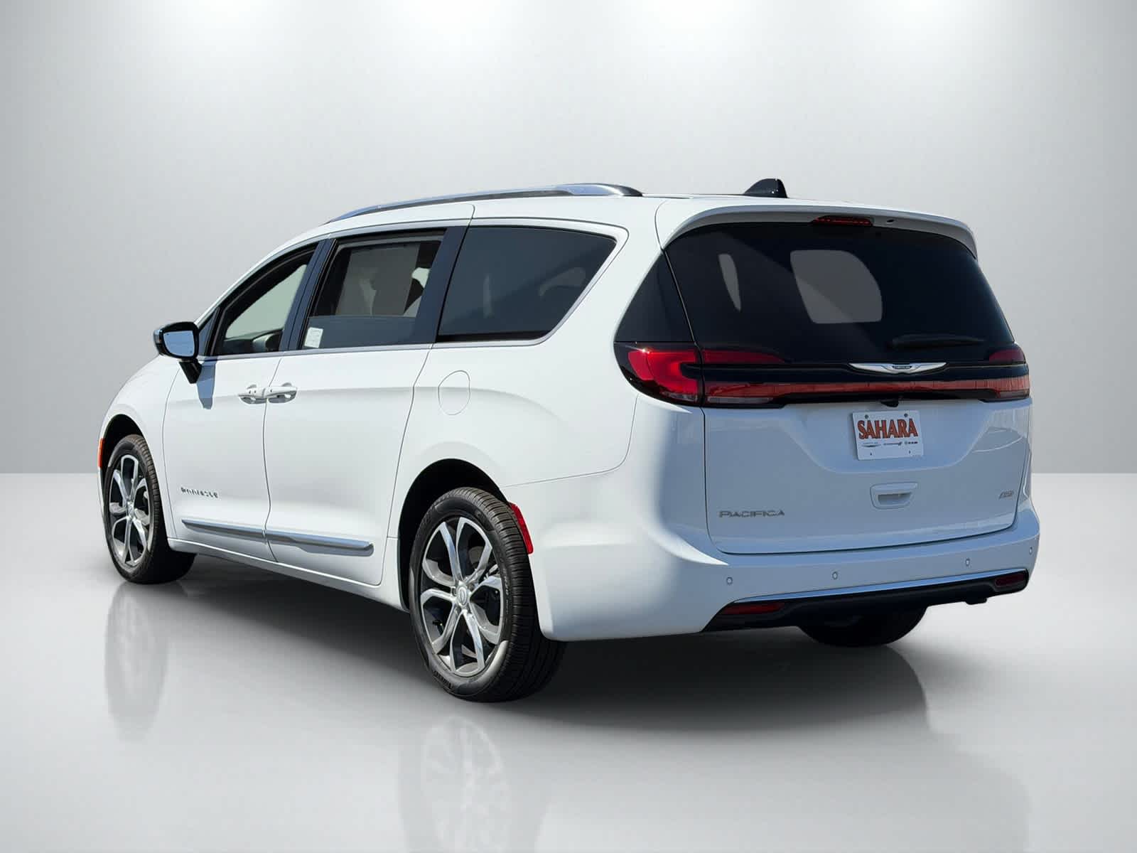 Thumbnail: 2026 Chrysler Pacifica - 4