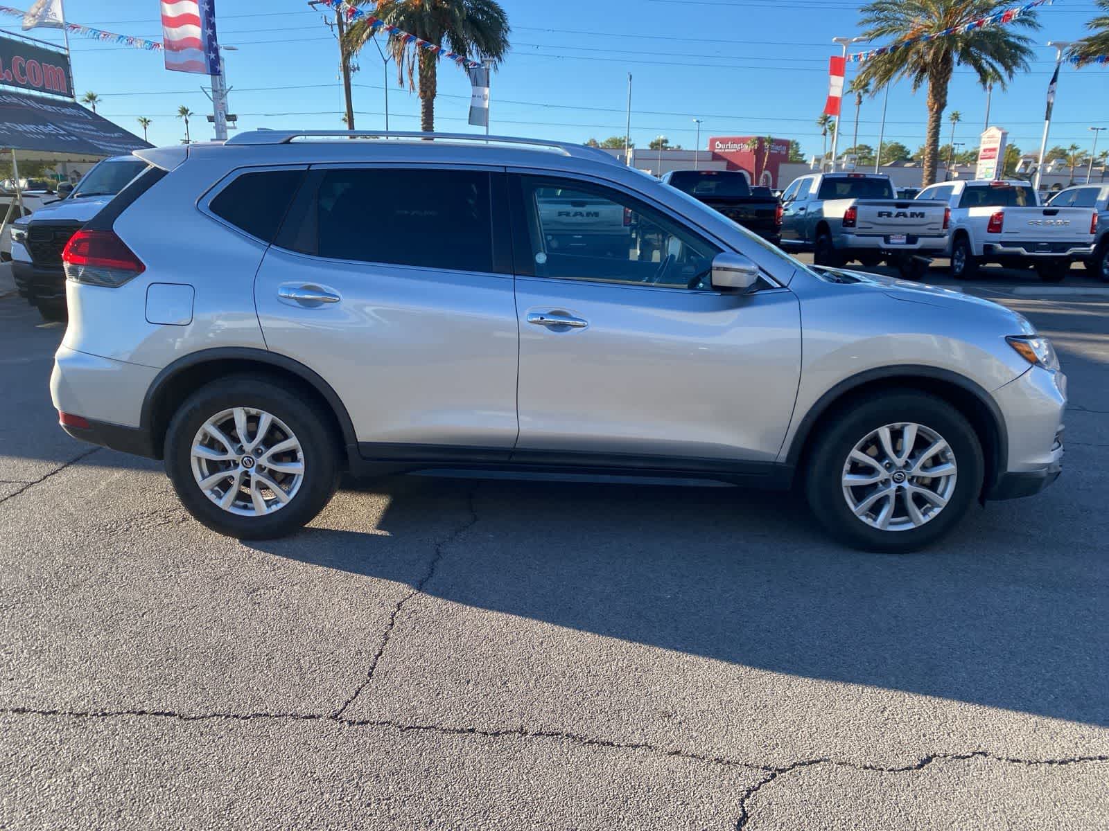 Thumbnail: 2019 Nissan Rogue - 4
