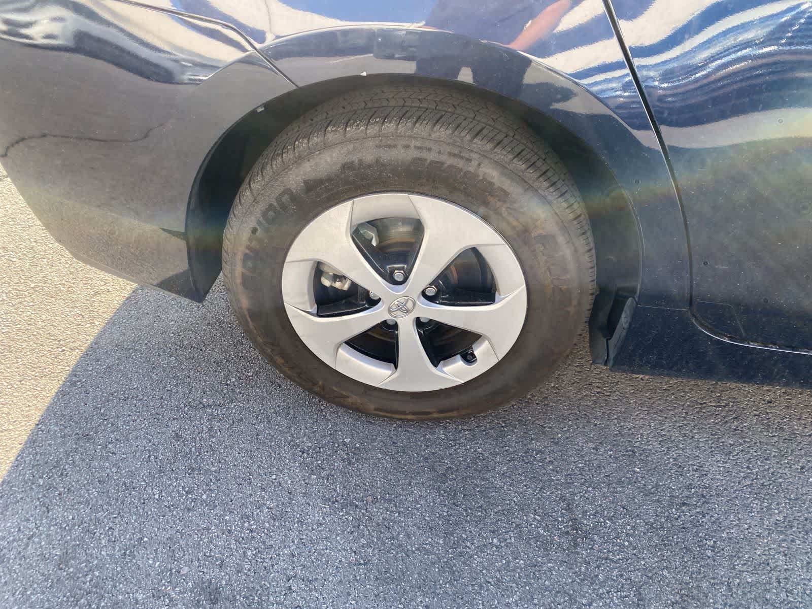 2014 Toyota Prius Three 6