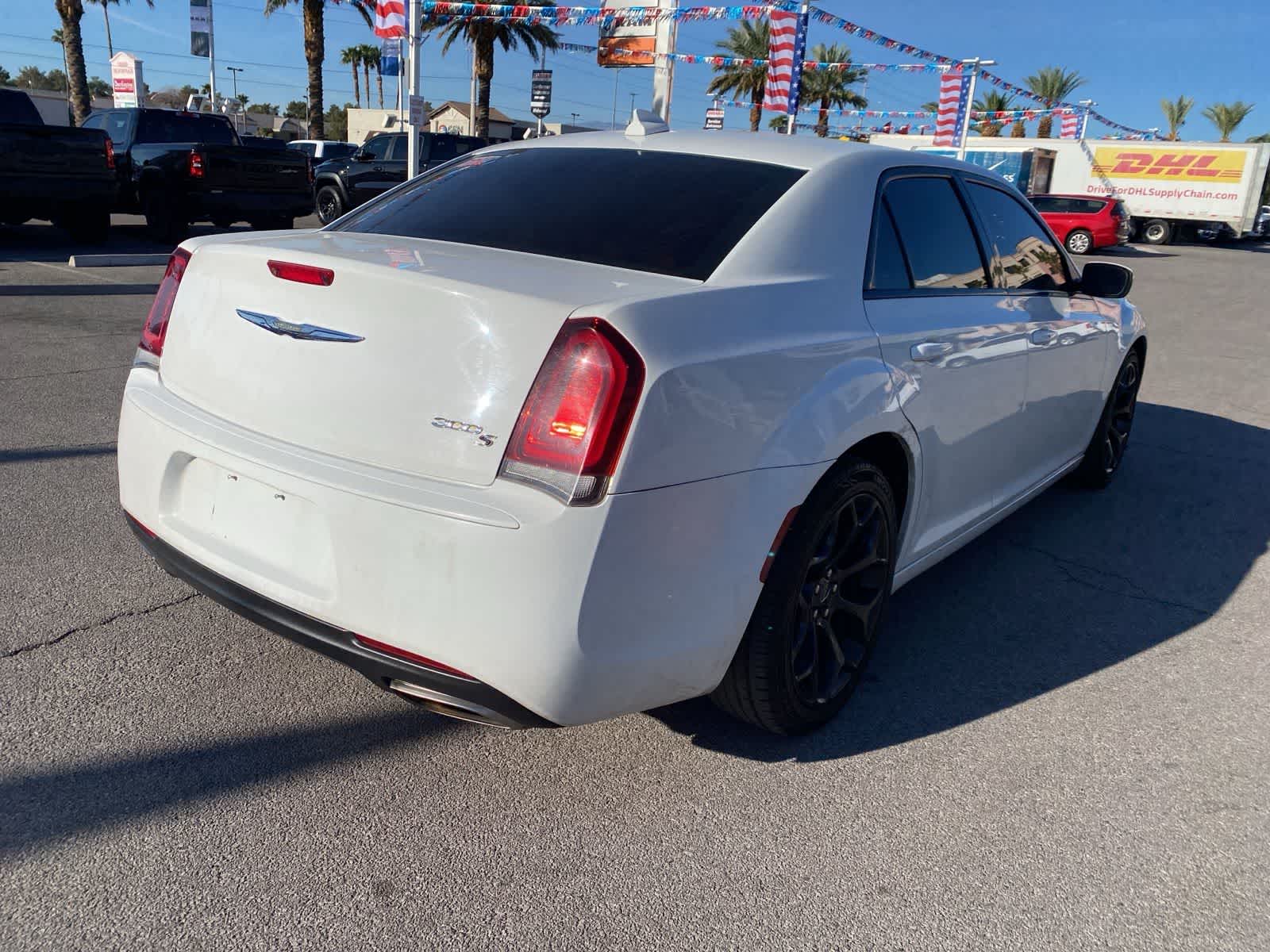 Thumbnail: 2019 Chrysler 300 - 6
