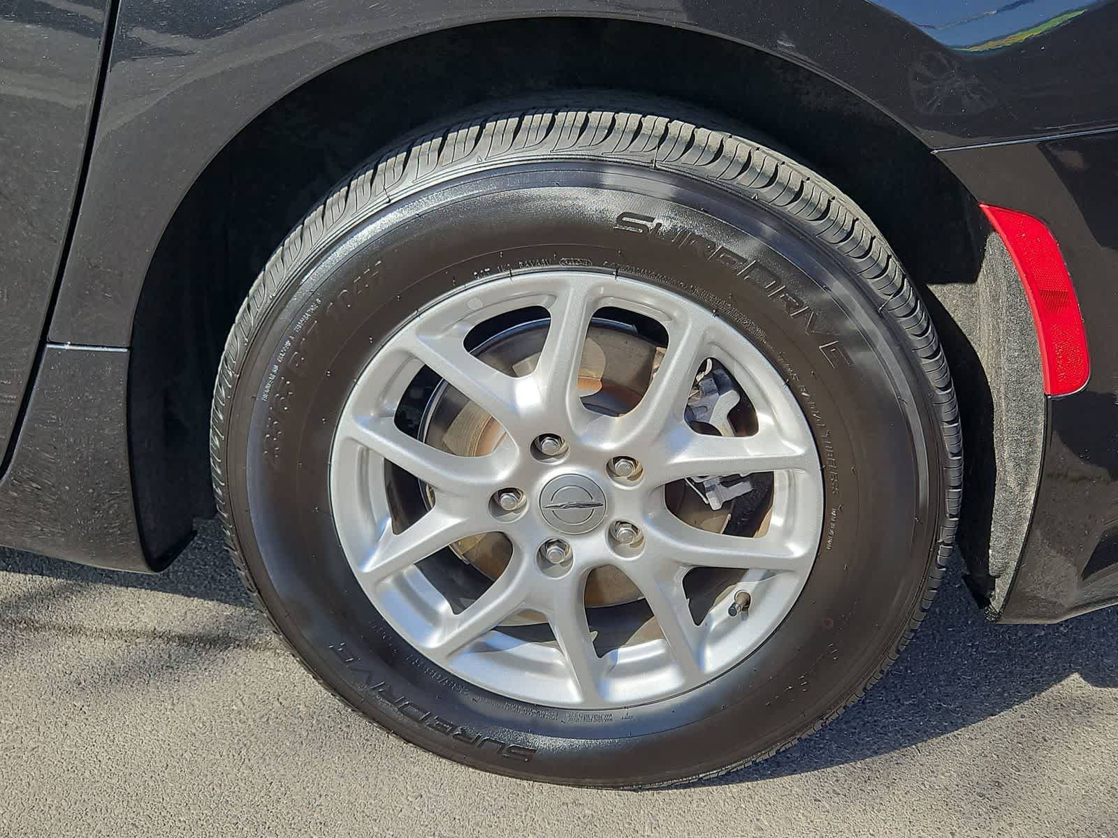 Thumbnail: 2023 Chrysler Voyager - 14