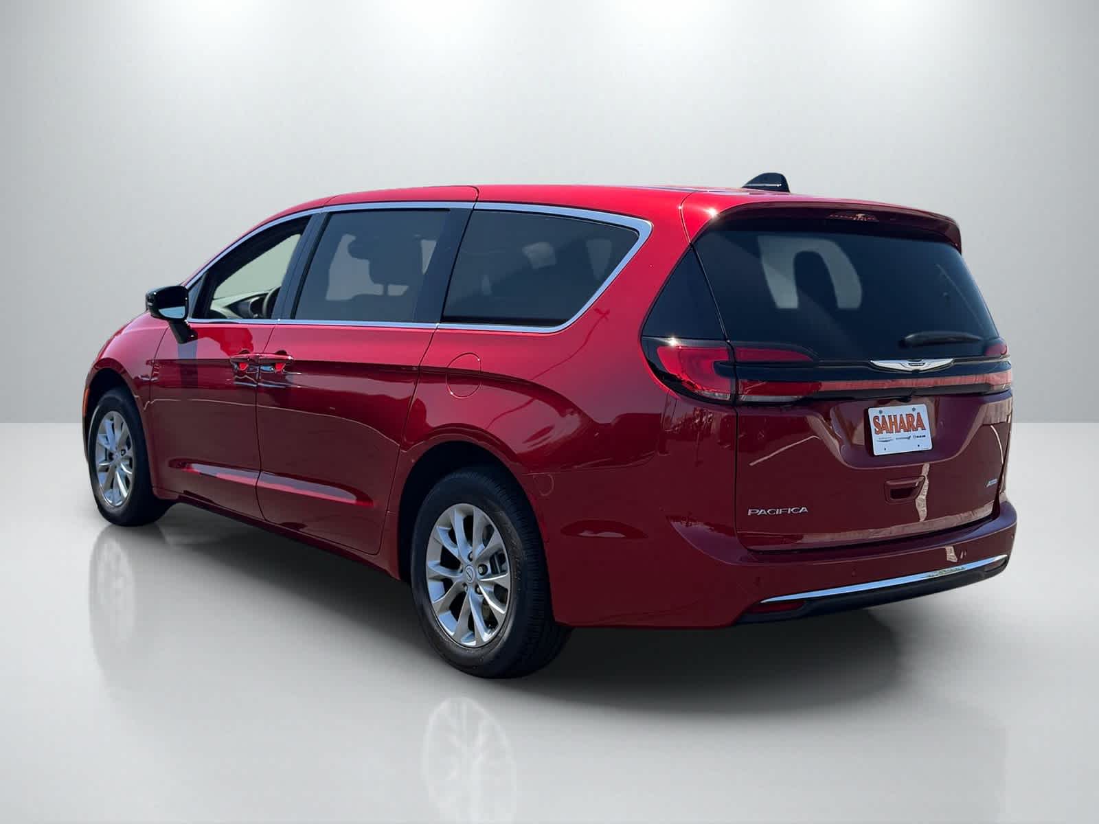 Thumbnail: 2026 Chrysler Pacifica - 4