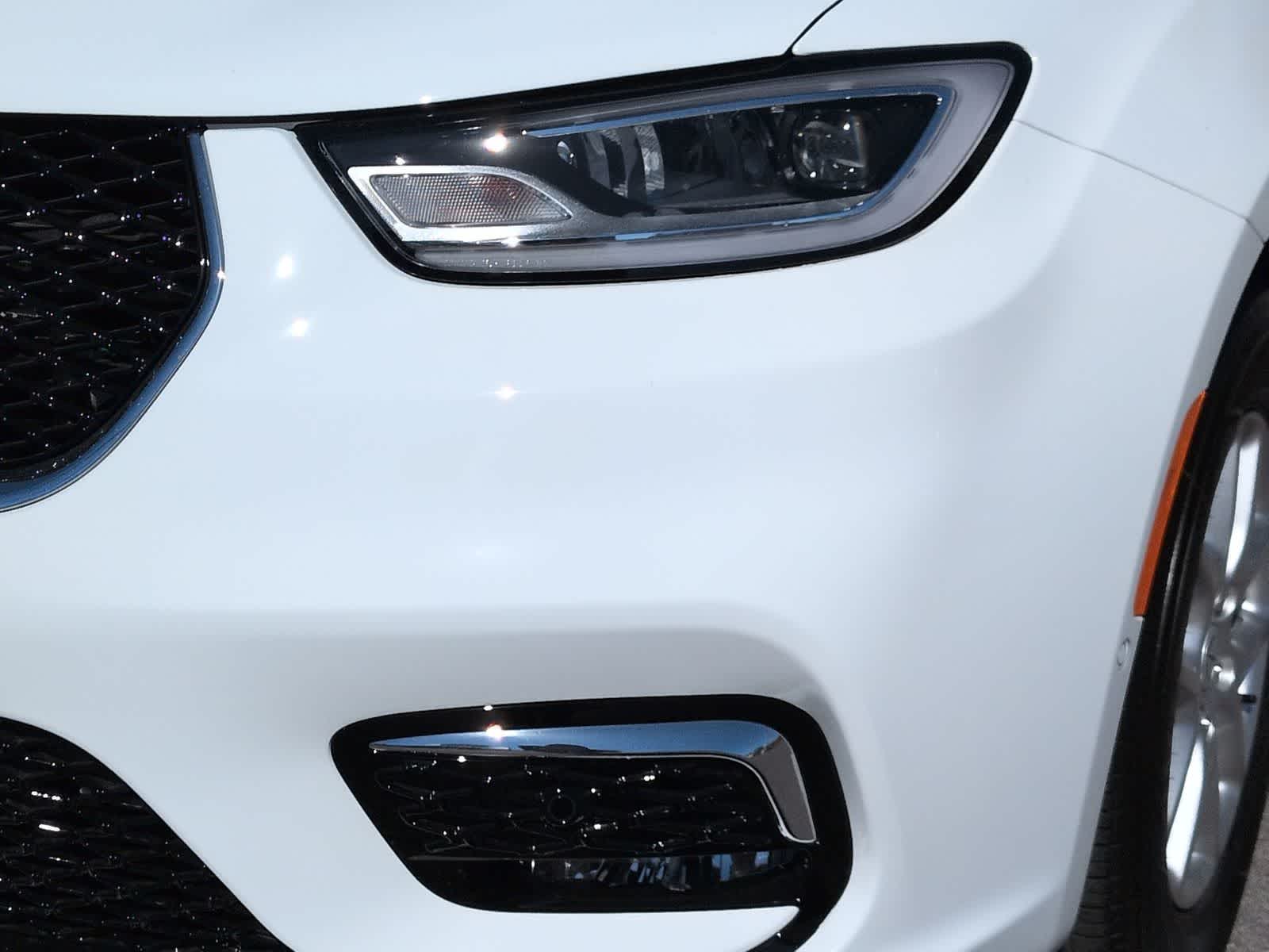 Thumbnail: 2026 Chrysler Pacifica - 11