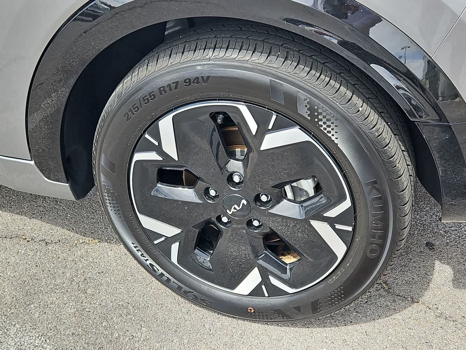 Thumbnail: 2024 Kia Niro - 17