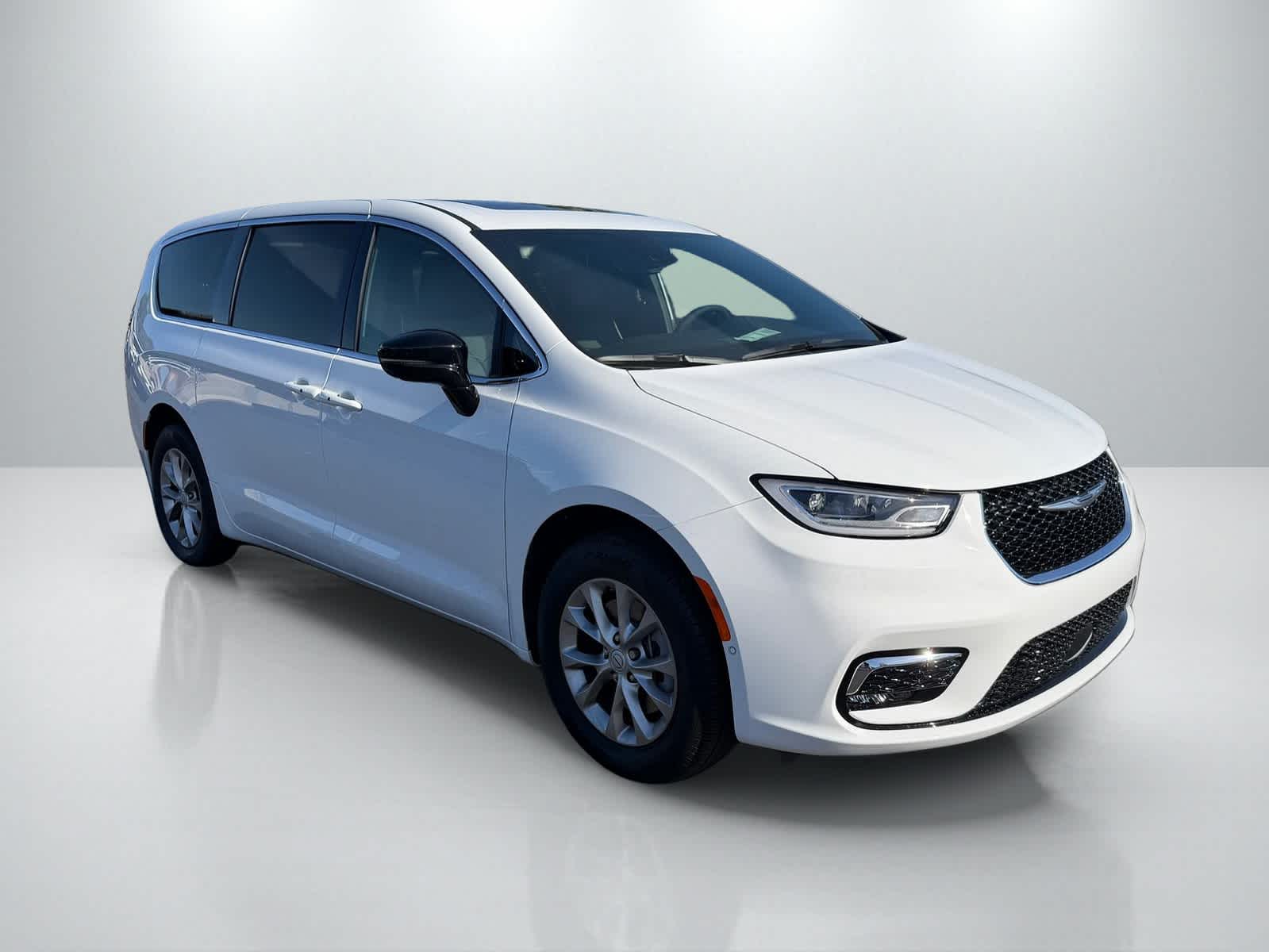Thumbnail: 2026 Chrysler Pacifica - 7