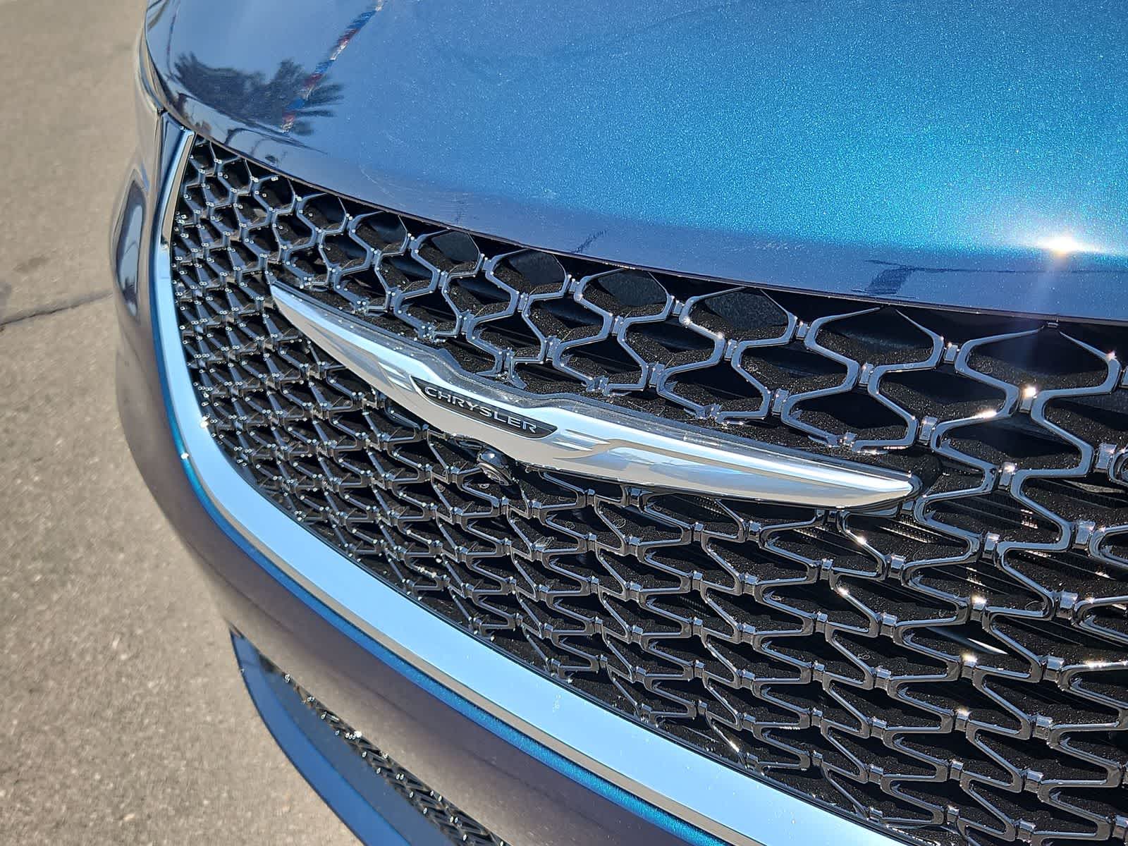 Thumbnail: 2025 Chrysler Pacifica - 11