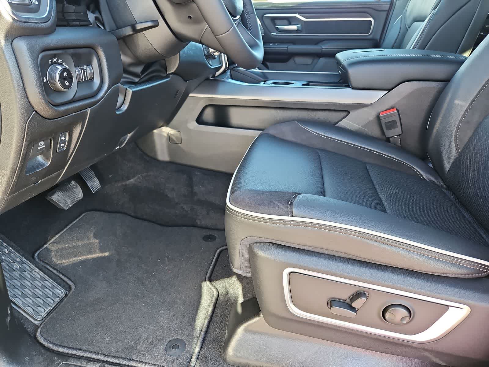 Thumbnail: 2026 RAM 1500 - 17