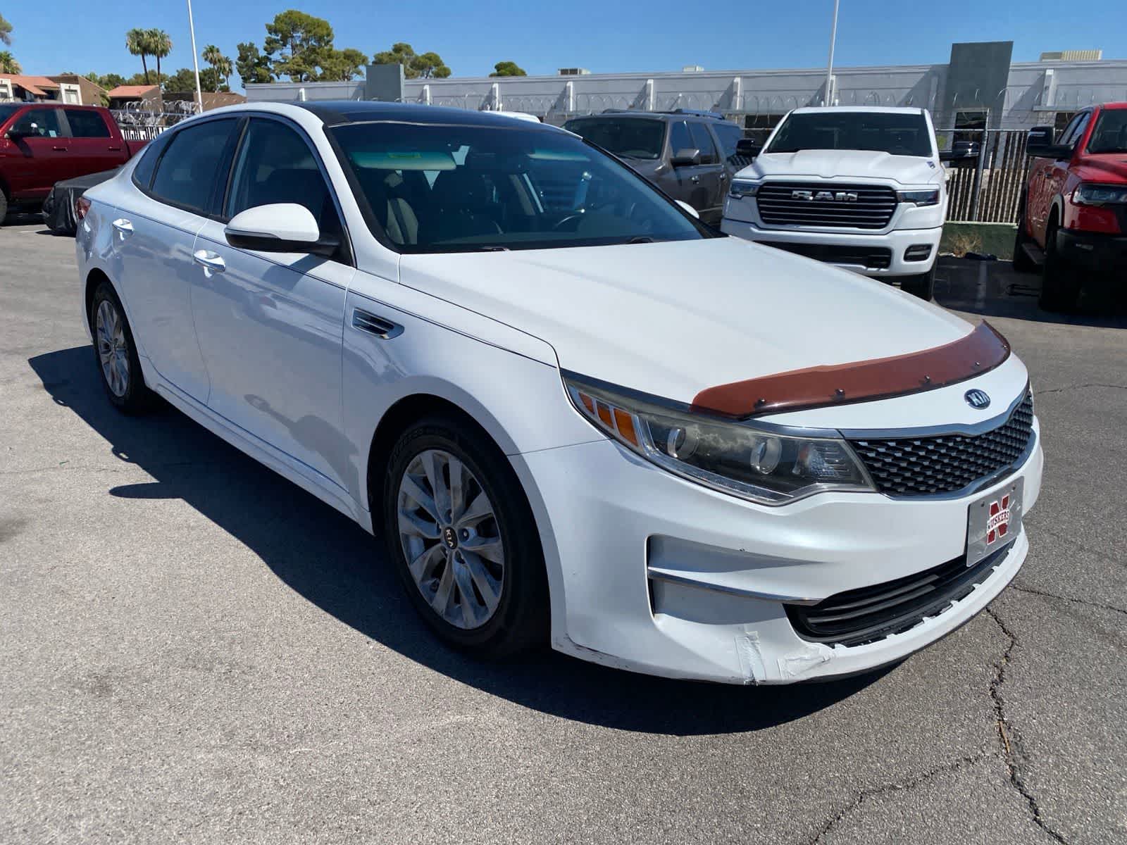 Thumbnail: 2017 Kia Optima - 3