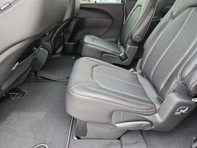 Thumbnail: 2026 Chrysler Pacifica - 23