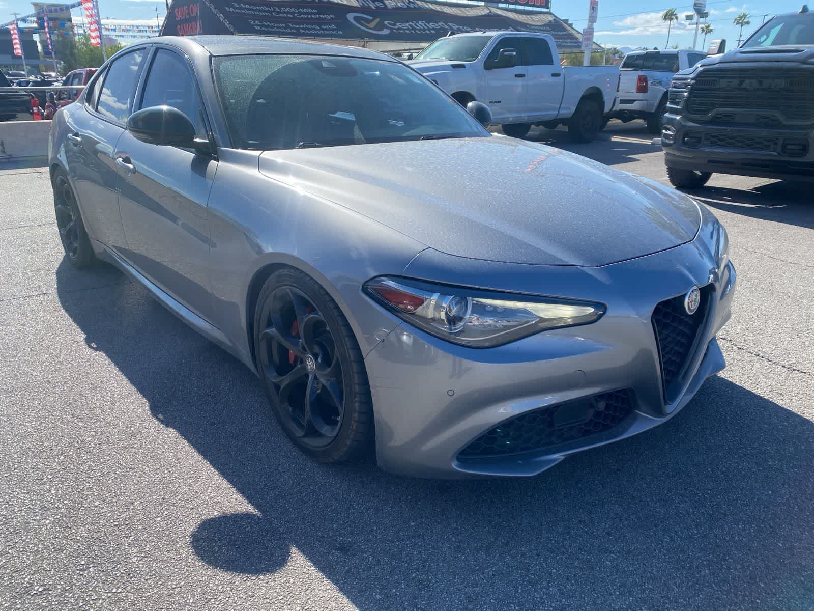 Thumbnail: 2020 Alfa Romeo Giulia - 3