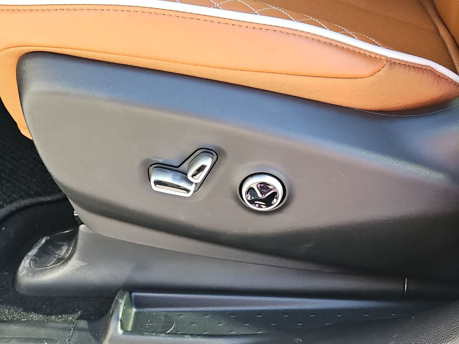 Thumbnail: 2026 Chrysler Pacifica - 17