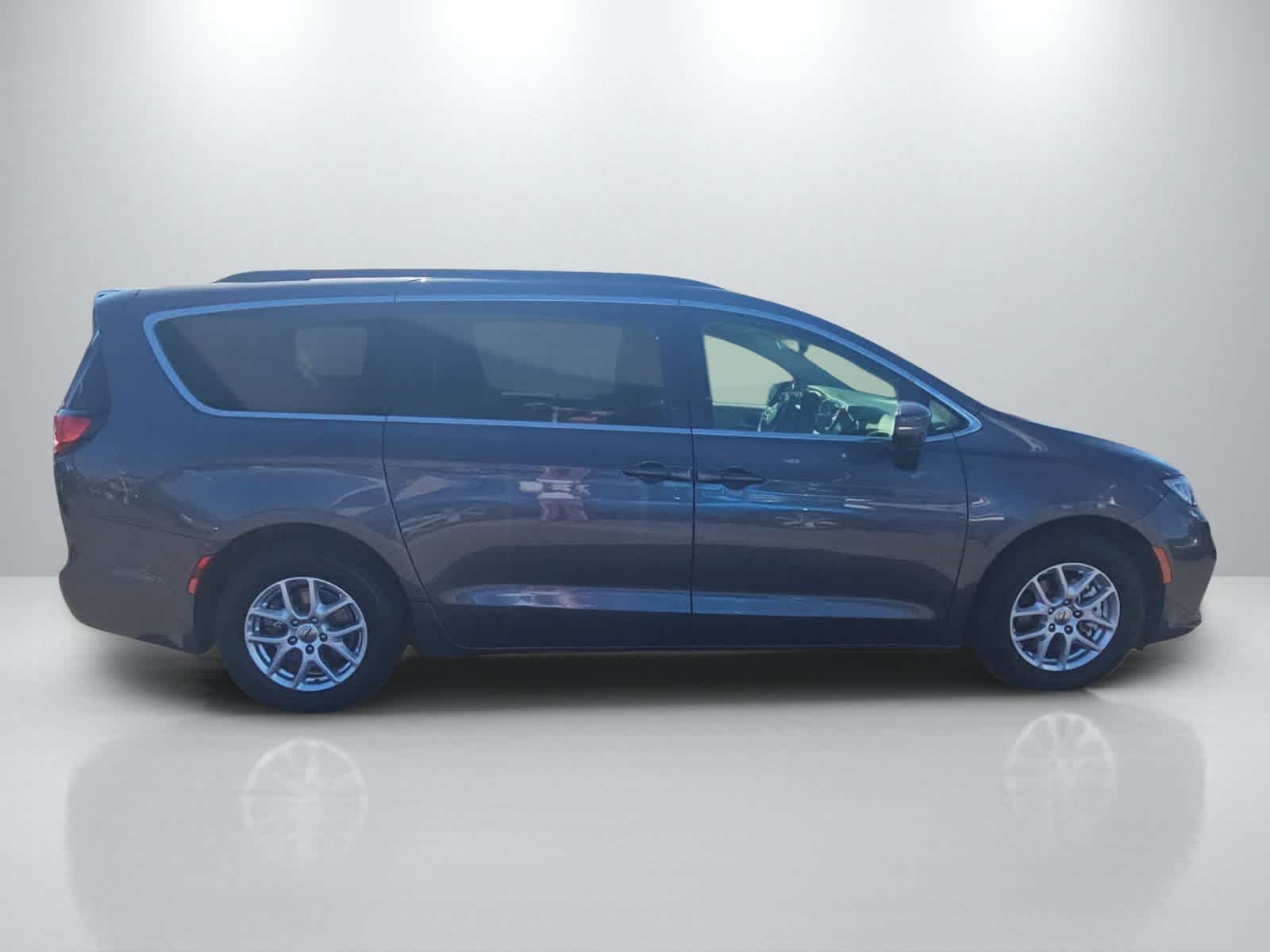 Thumbnail: 2022 Chrysler Pacifica - 13
