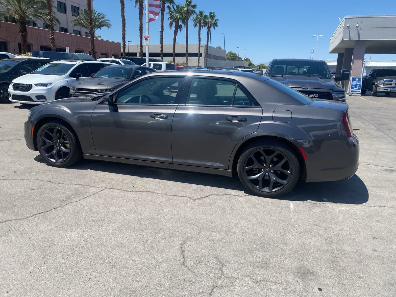 2022 Chrysler 300 S 10