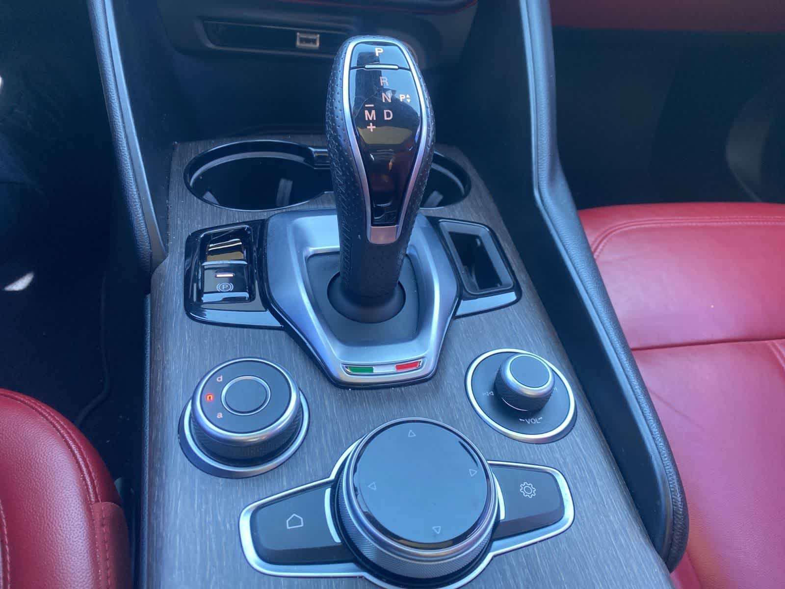 Thumbnail: 2020 Alfa Romeo Giulia - 16