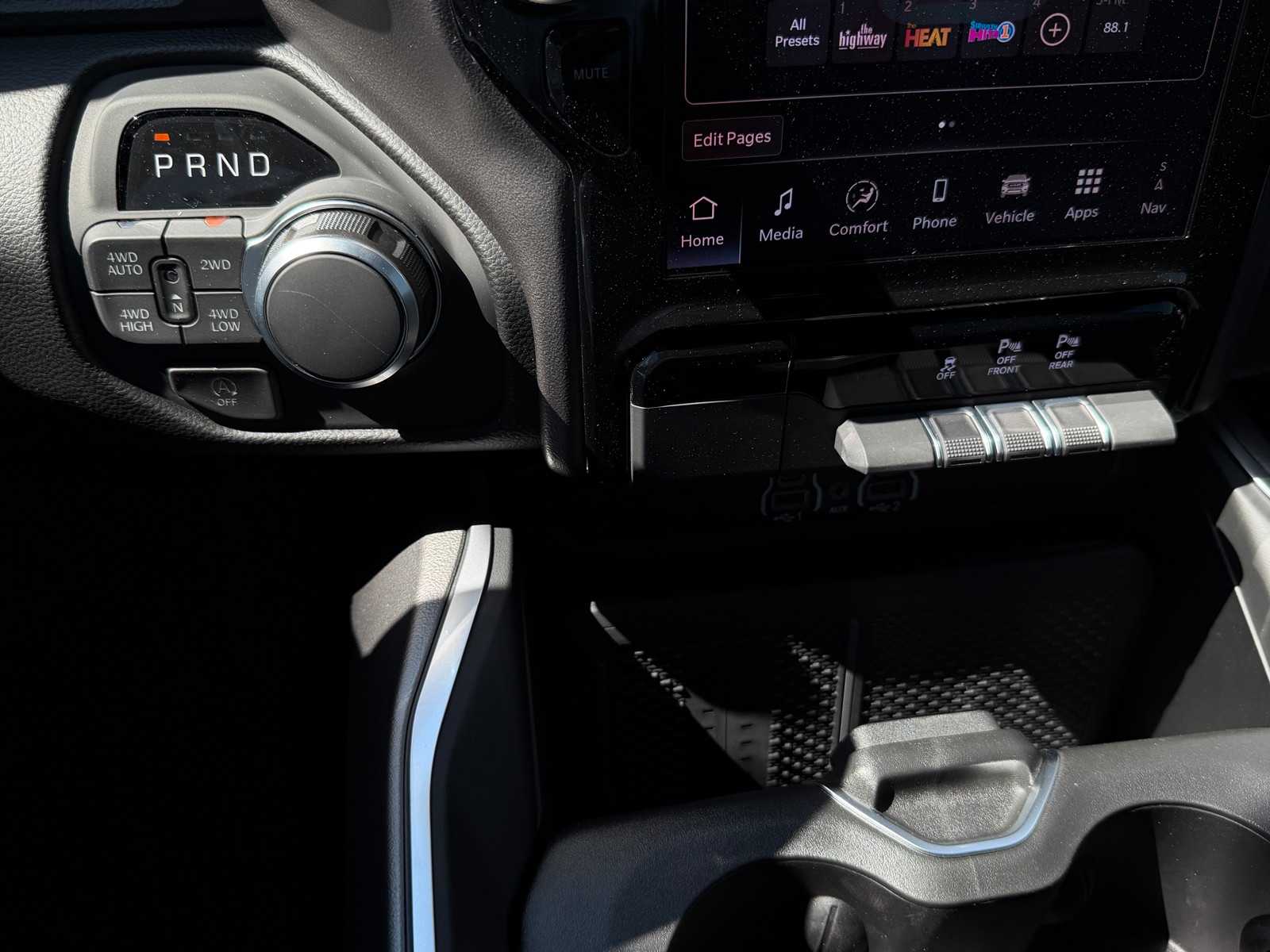 Thumbnail: 2026 RAM 1500 - 19
