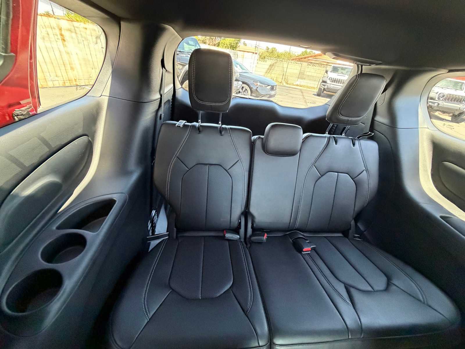 Thumbnail: 2026 Chrysler Pacifica - 24