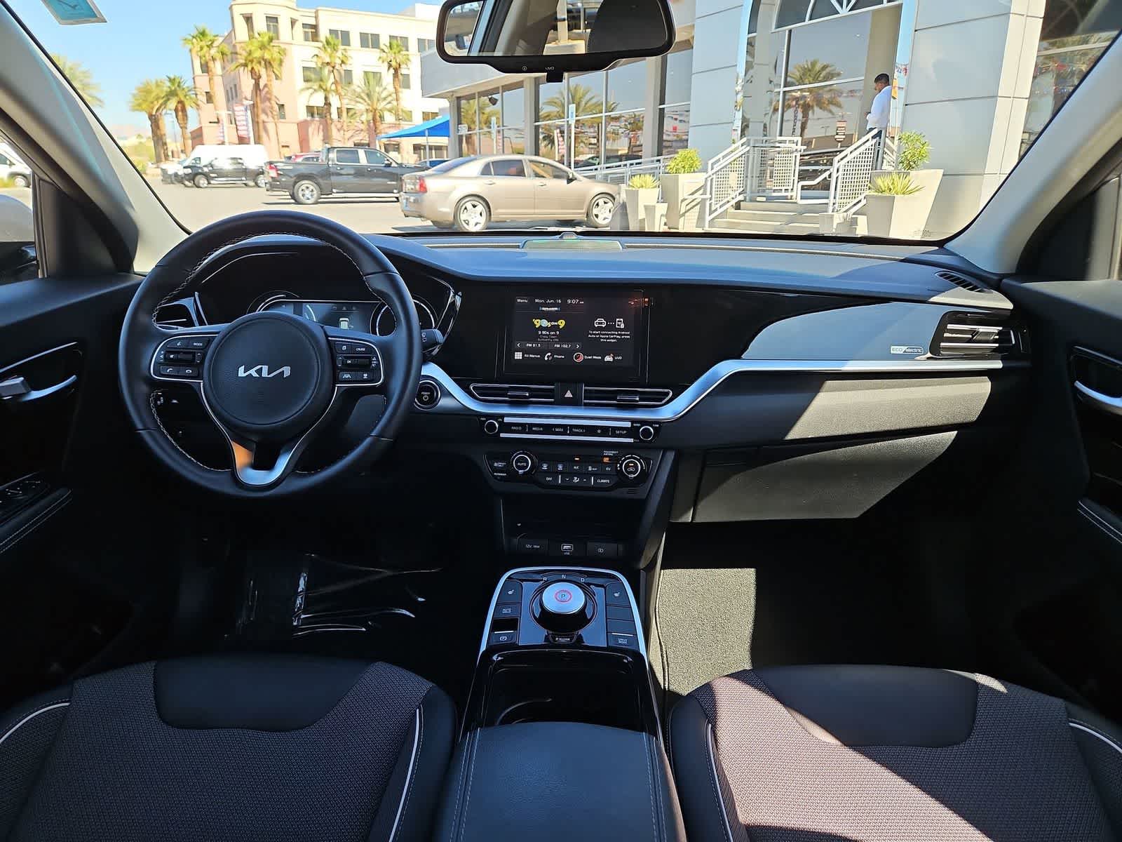 Thumbnail: 2022 Kia Niro - 14