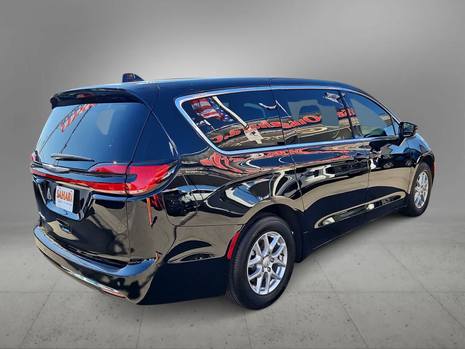 Thumbnail: 2026 Chrysler Pacifica - 8