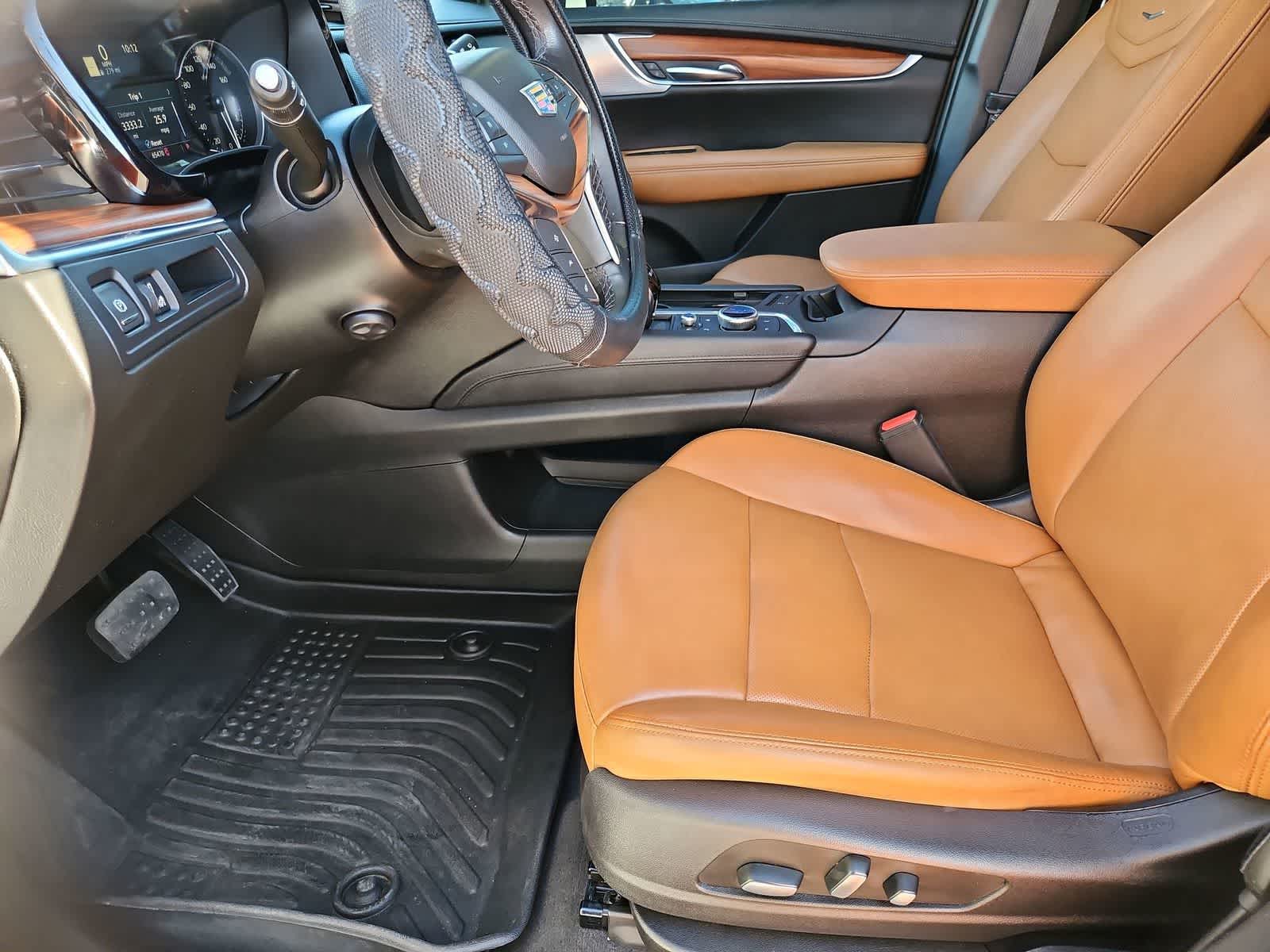 Thumbnail: 2023 Cadillac XT5 - 17