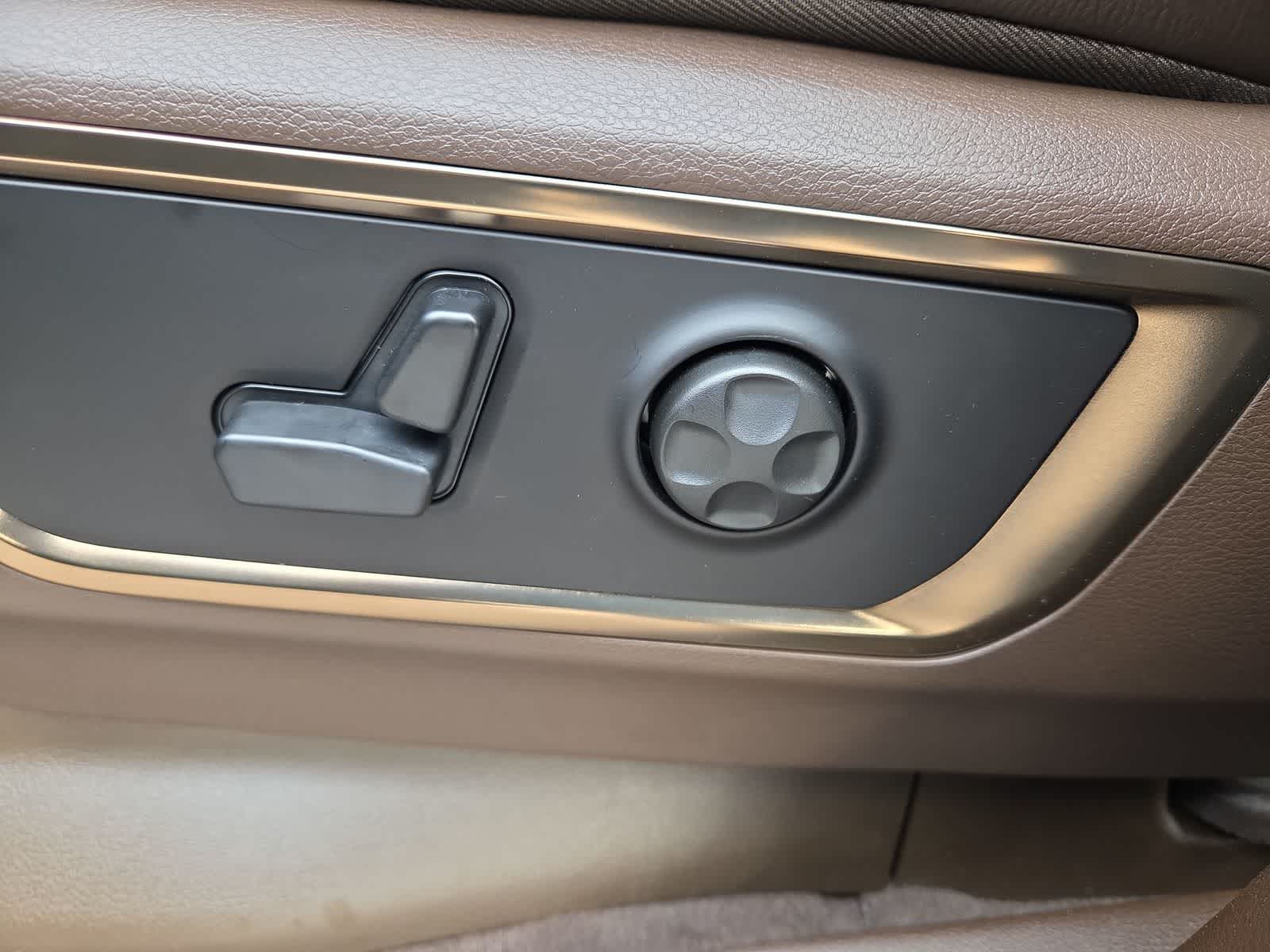 Thumbnail: 2026 RAM 1500 - 17