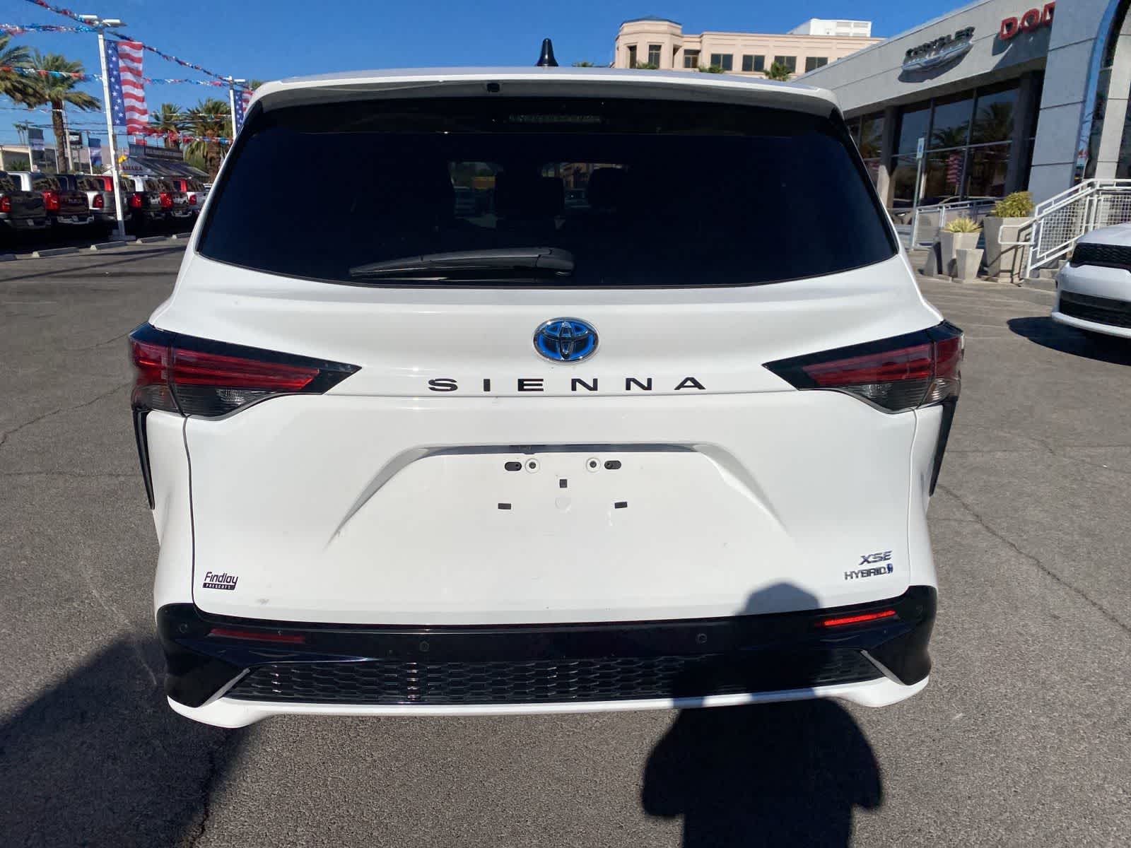 Thumbnail: 2021 Toyota Sienna - 7