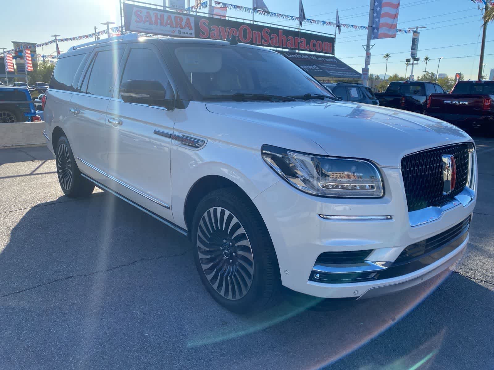 2018 Lincoln Navigator Black Label photo 3