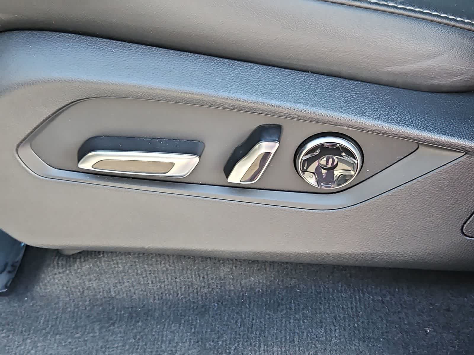 Thumbnail: 2023 Acura MDX - 18