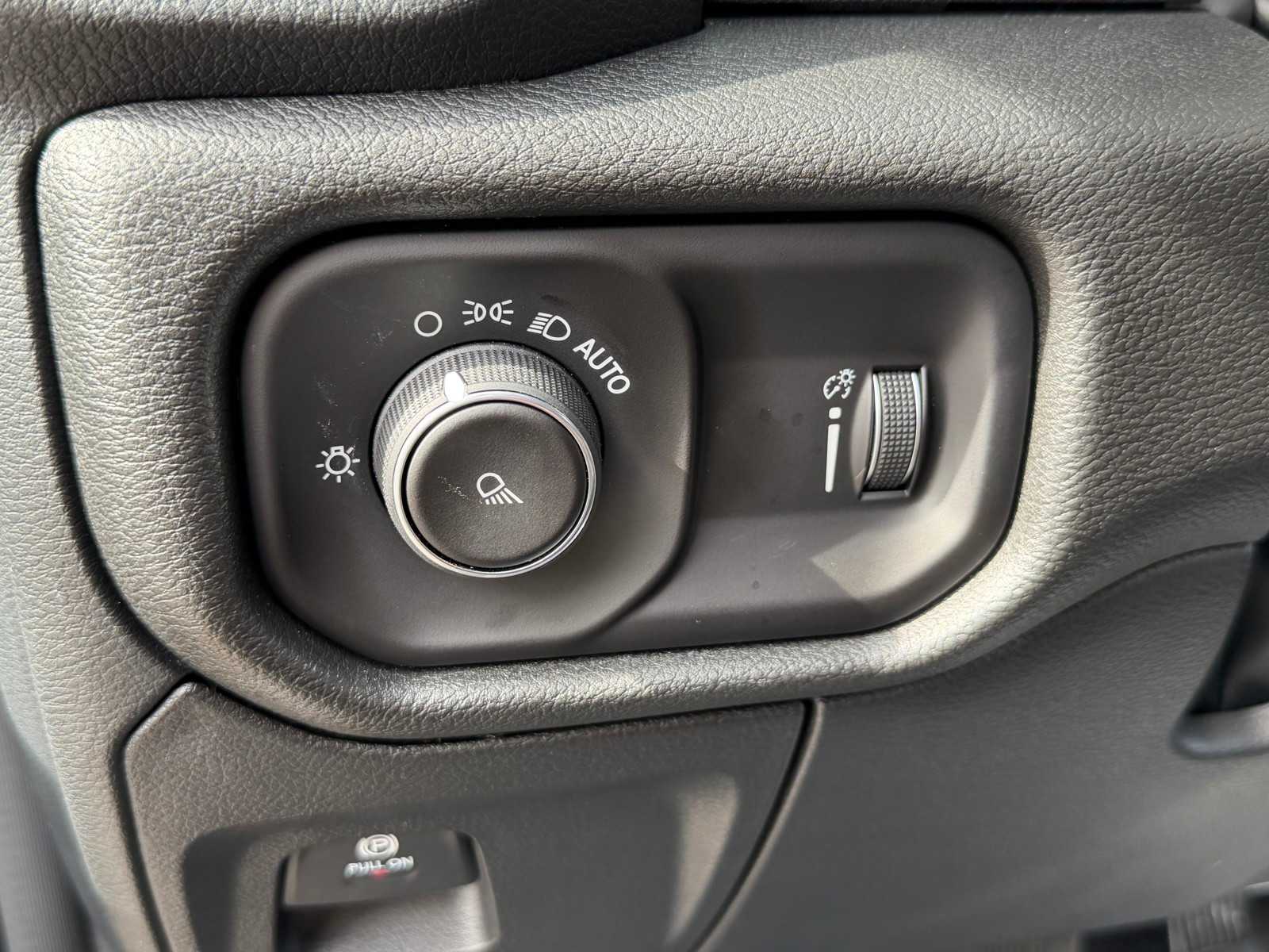 Thumbnail: 2026 RAM 1500 - 15