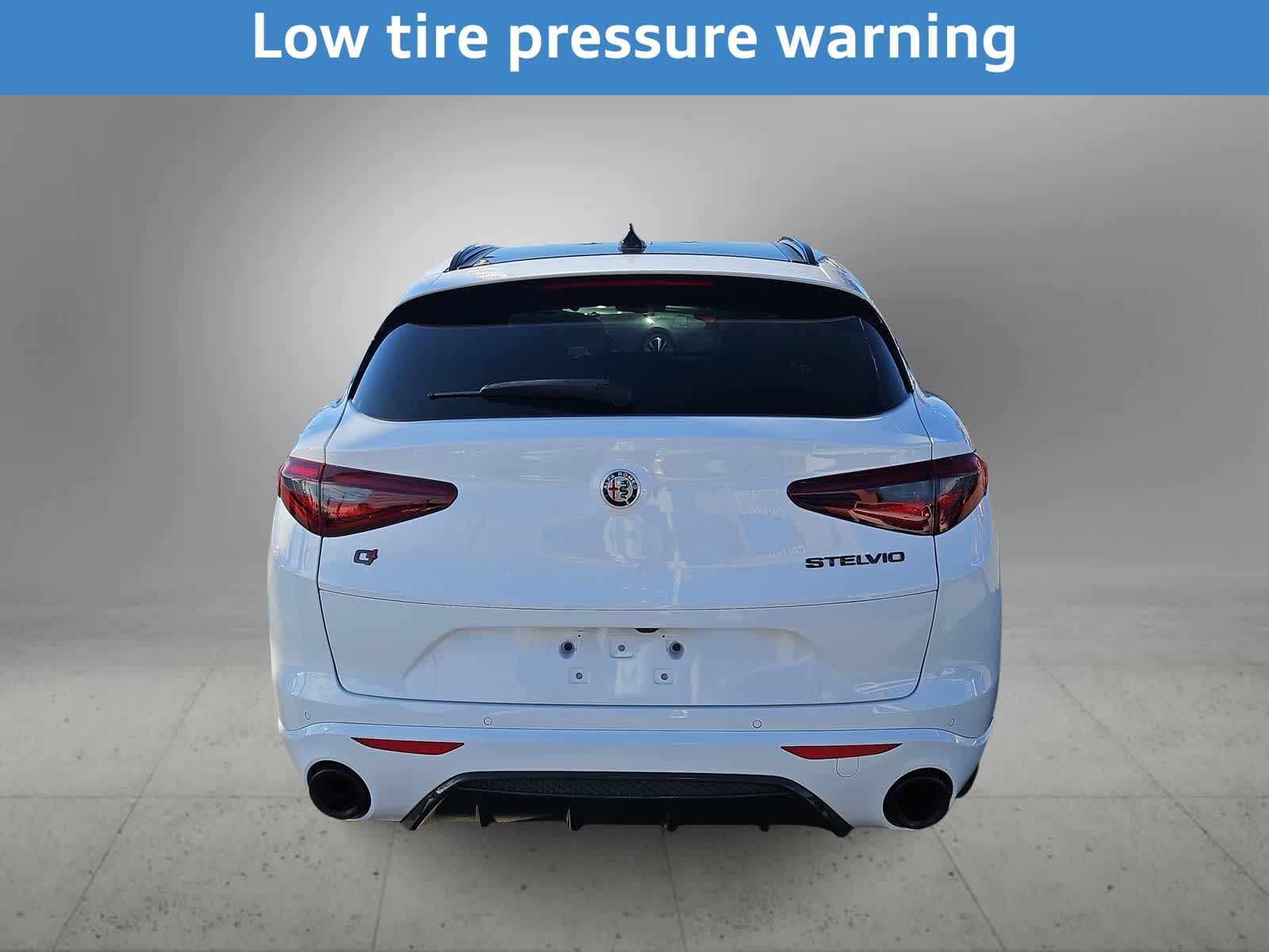 Thumbnail: 2023 Alfa Romeo Stelvio - 9