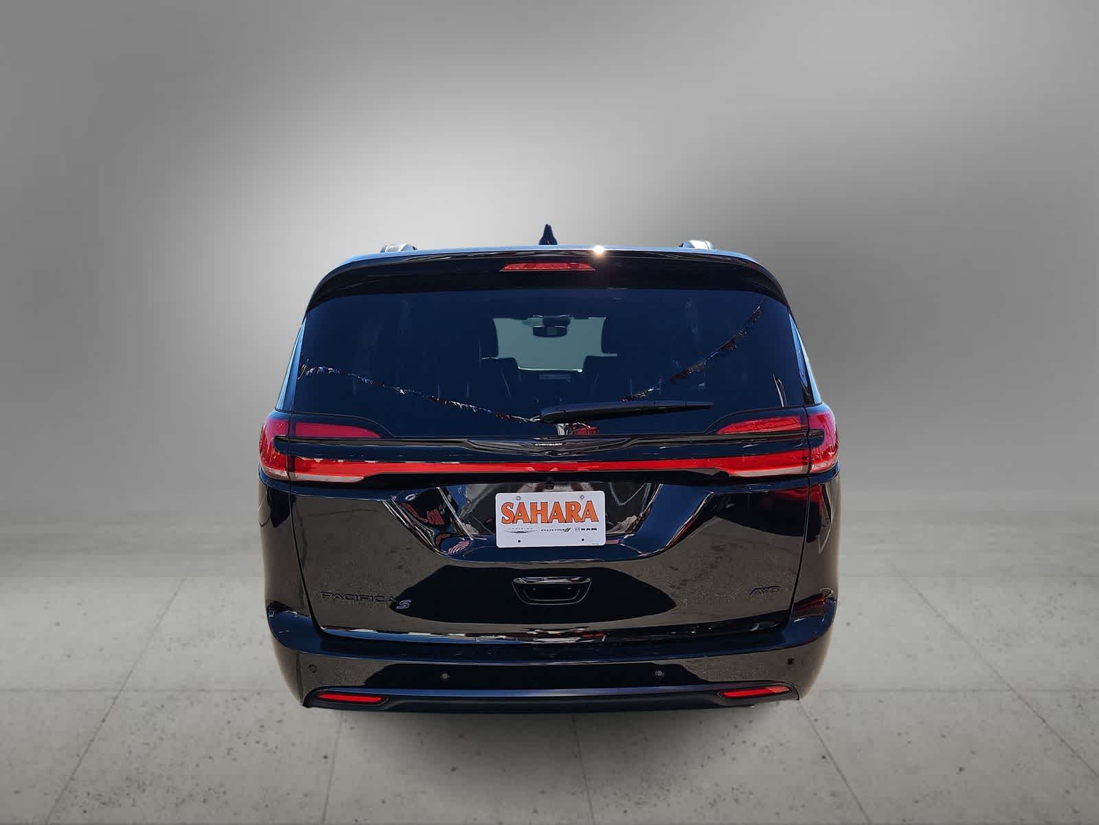 Thumbnail: 2026 Chrysler Pacifica - 7