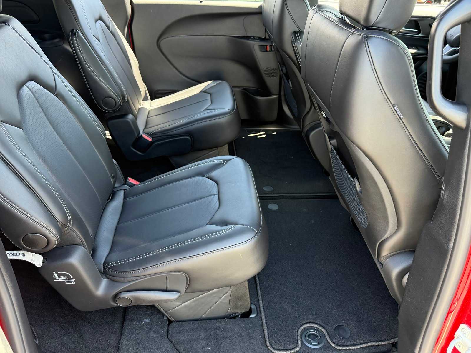 Thumbnail: 2026 Chrysler Pacifica - 27