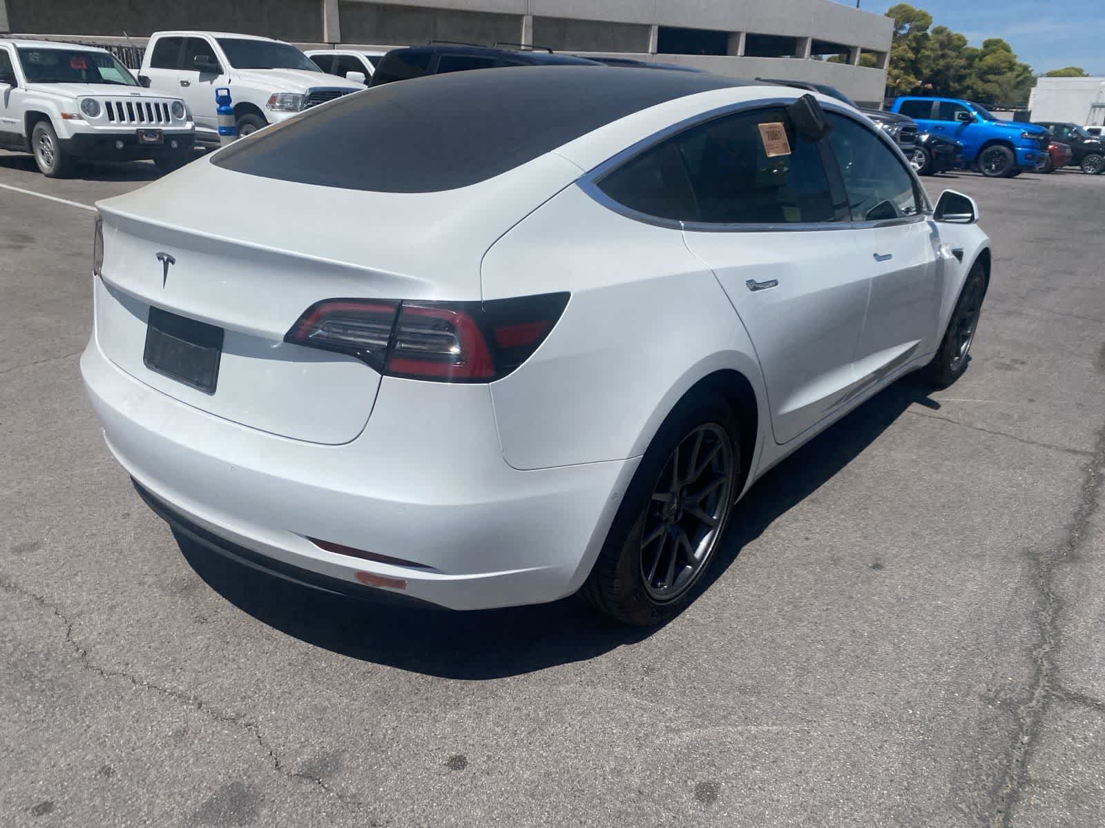 Thumbnail: 2019 Tesla Model 3 - 7