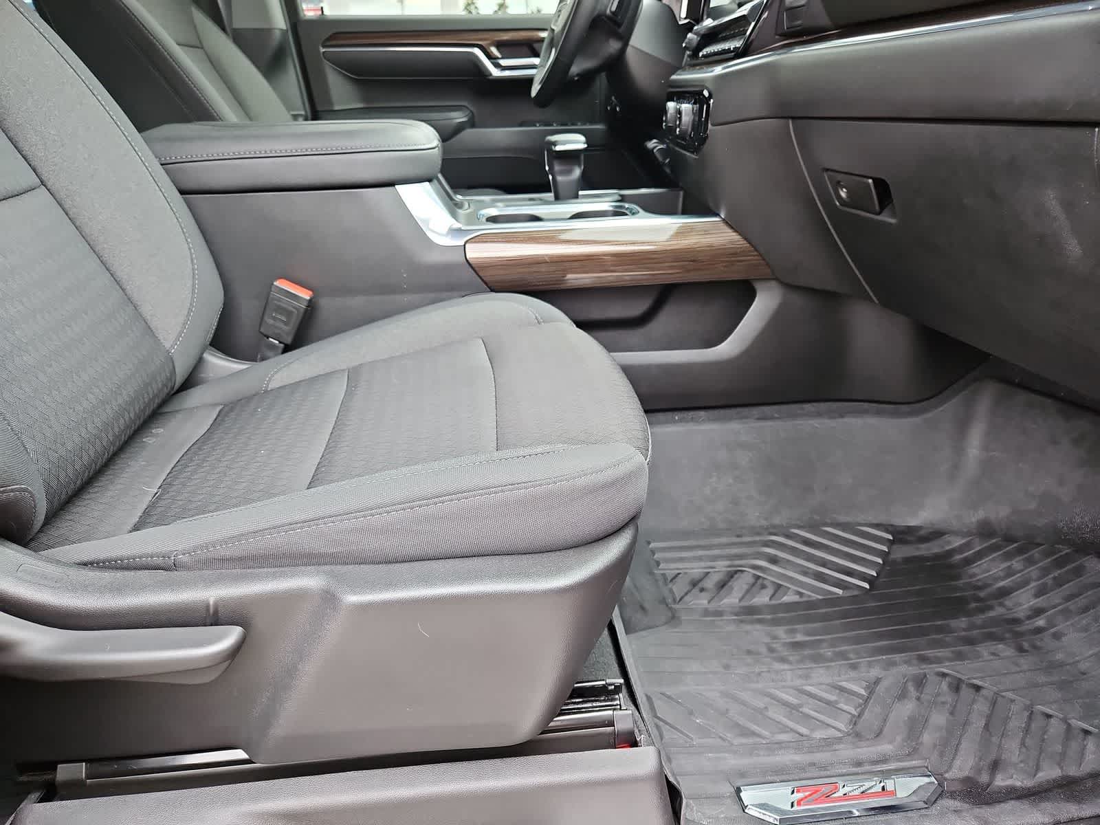 Thumbnail: 2023 Chevrolet Silverado 1500 - 22