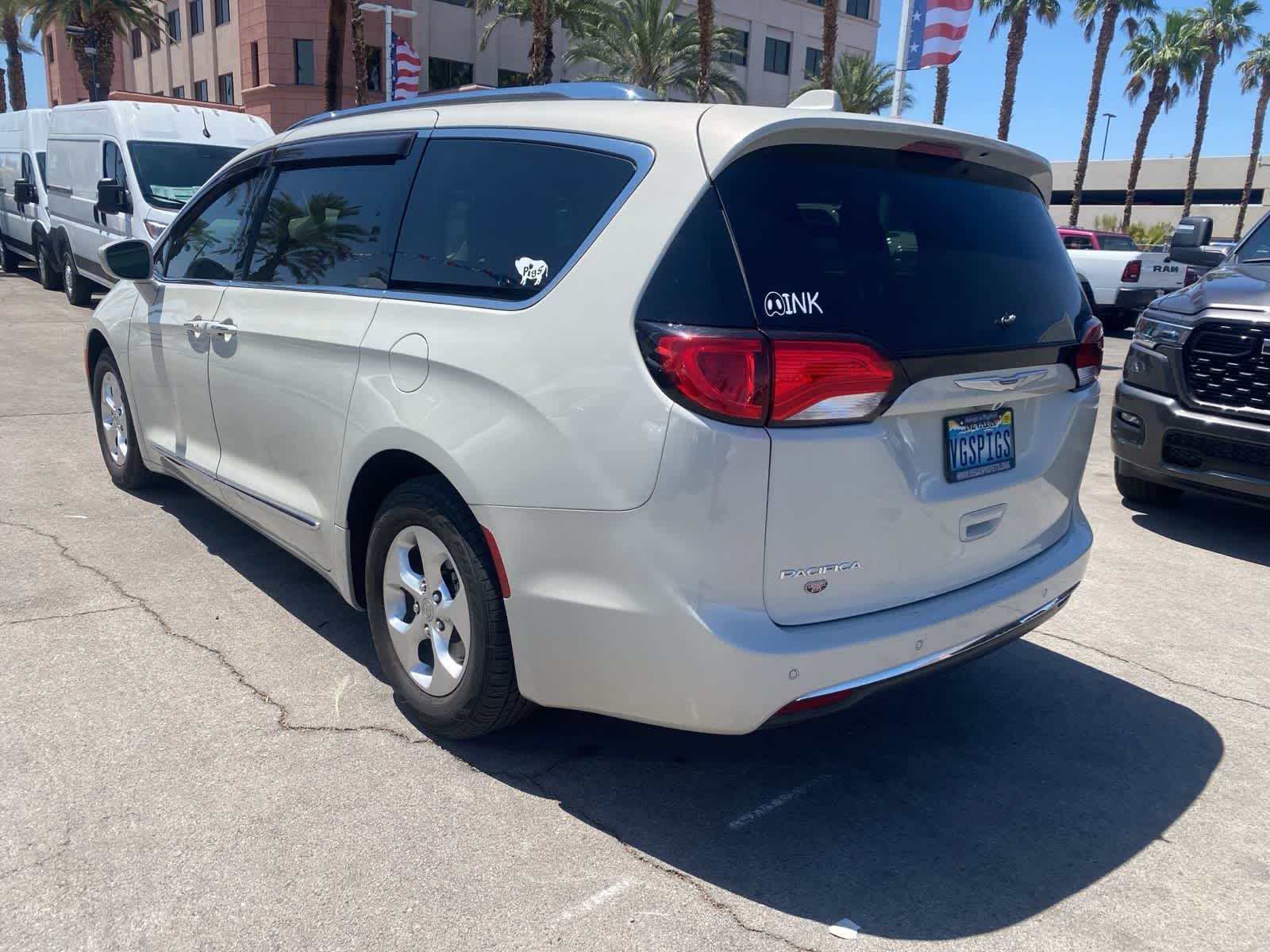 2017 Chrysler Pacifica  8