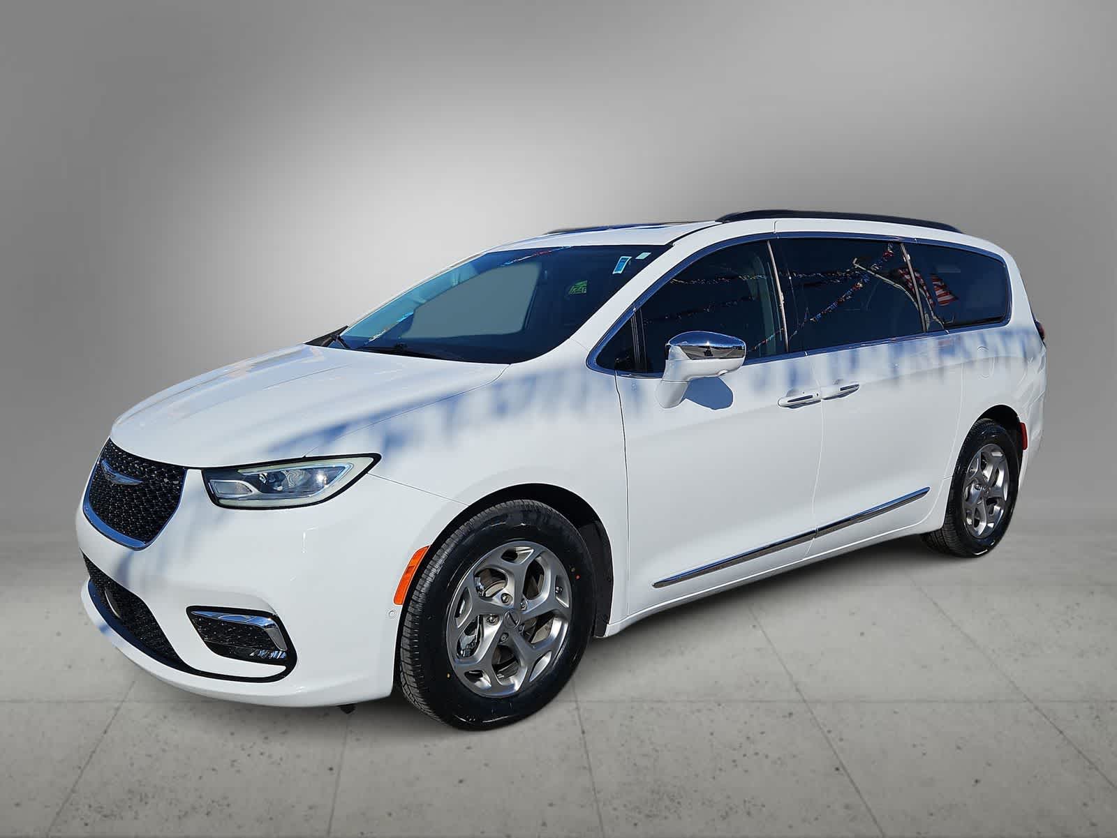 Thumbnail: 2022 Chrysler Pacifica - 5